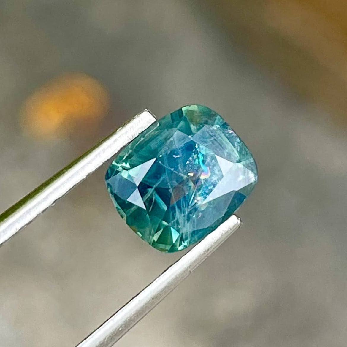 1.79 Carats Teal Sapphire Gemstone