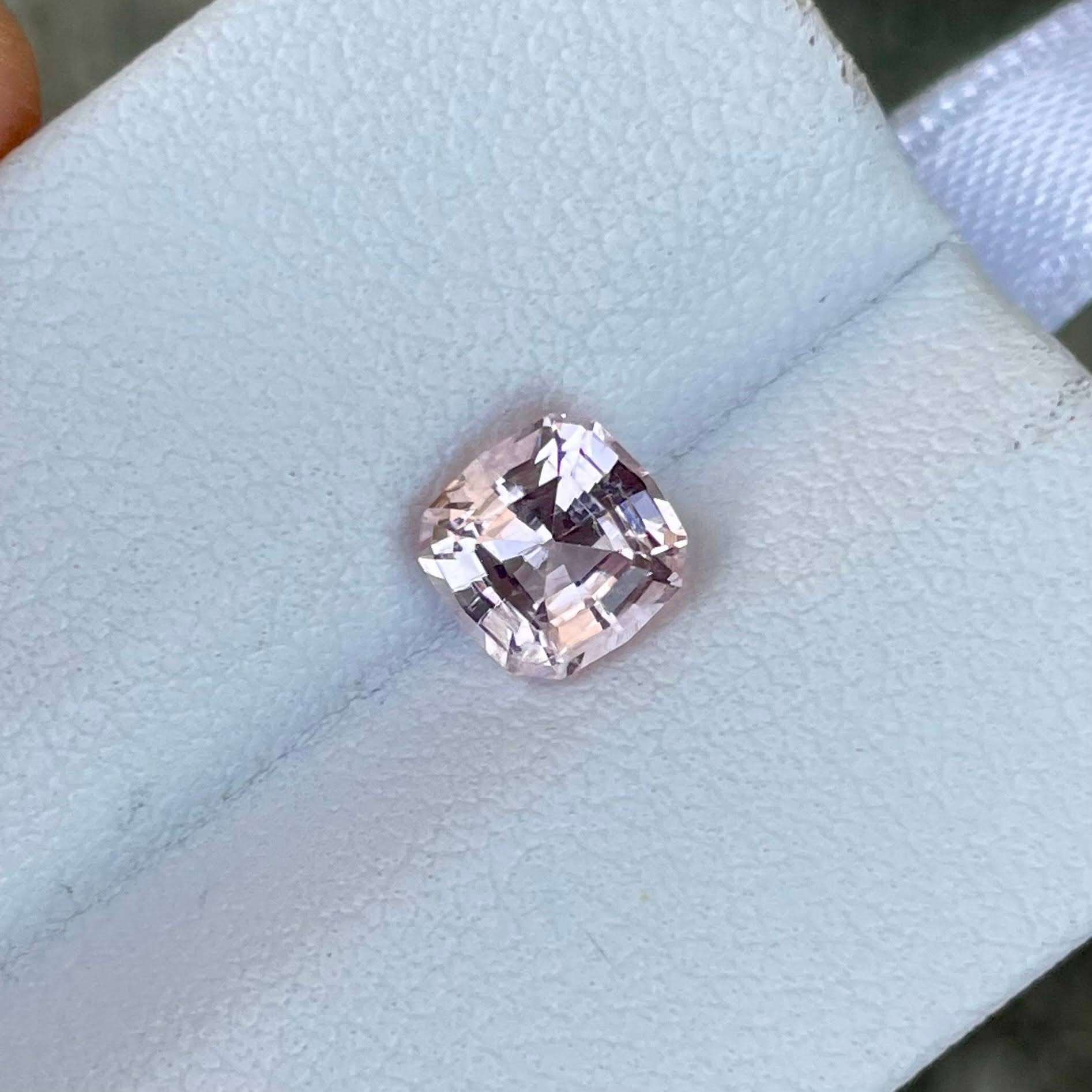 1.05 Carats Pink Morganite Gemstone