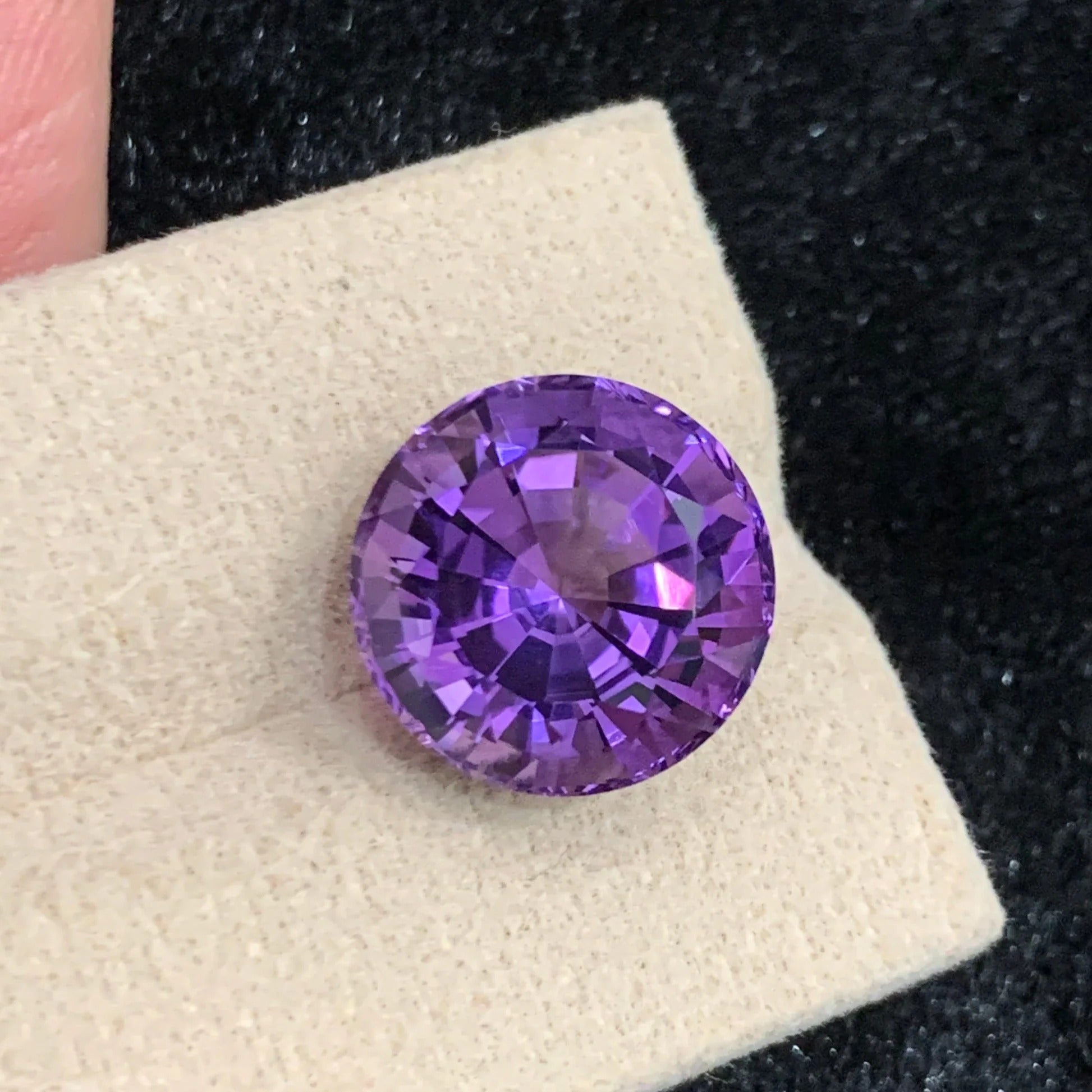 10-05-carats-purple-amethyst-round-shape-brazilian-gemstone