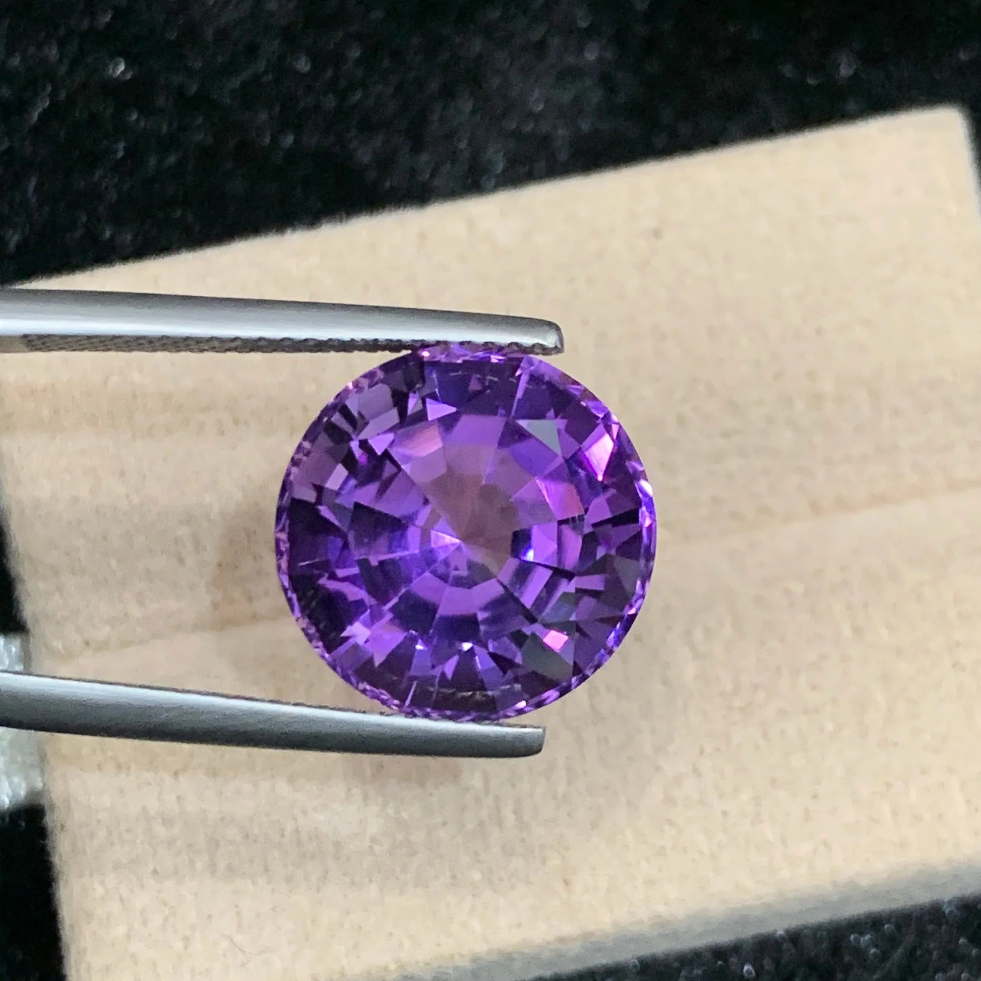 10-05-carats-purple-amethyst-round-shape-brazilian-gemstone