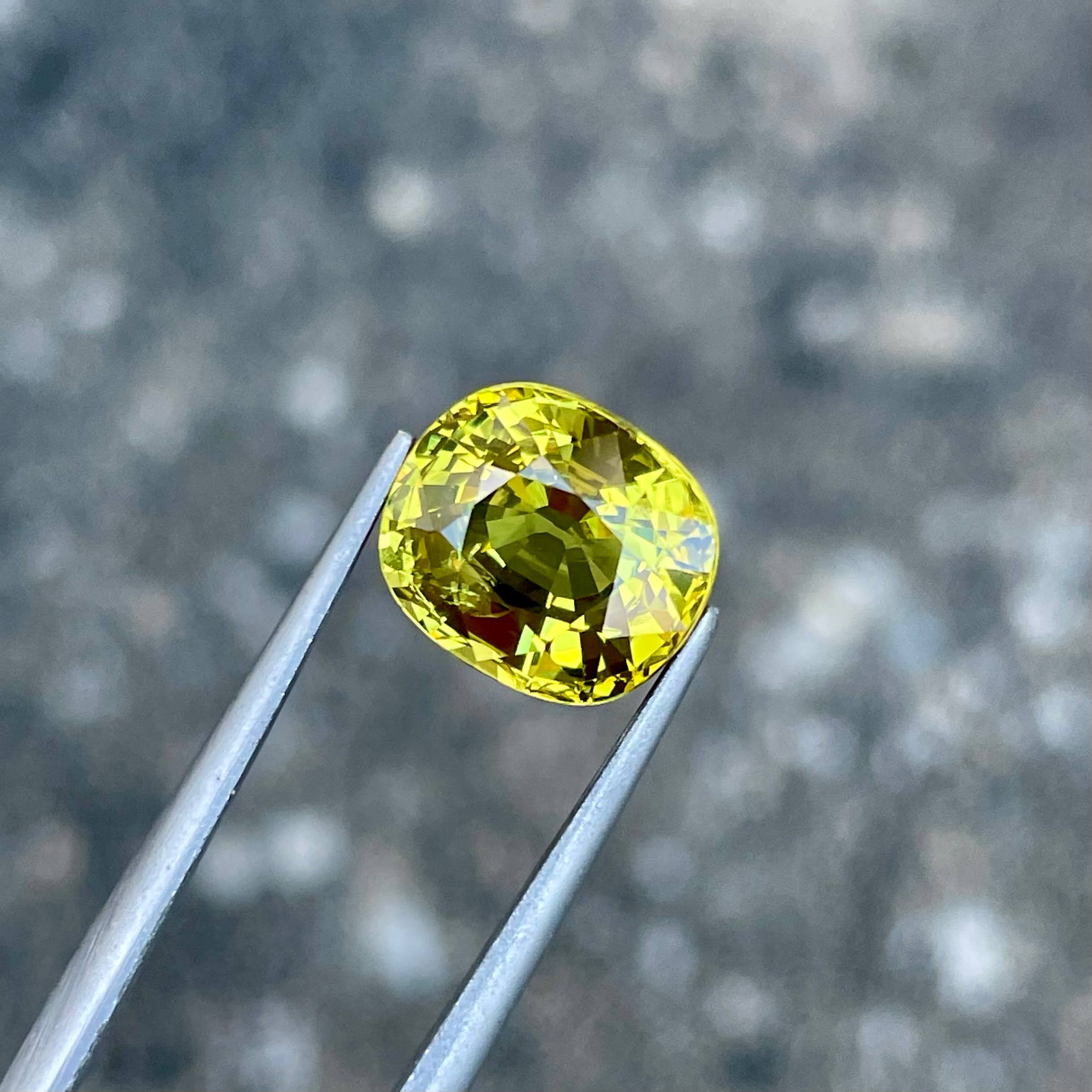 4.75 Carats Yellow Mali Garnet Stone