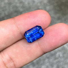 9.52 Carats Fine Quality Blue Sapphire