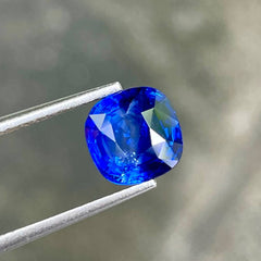 3.04 carats Cornflower Blue Sapphire