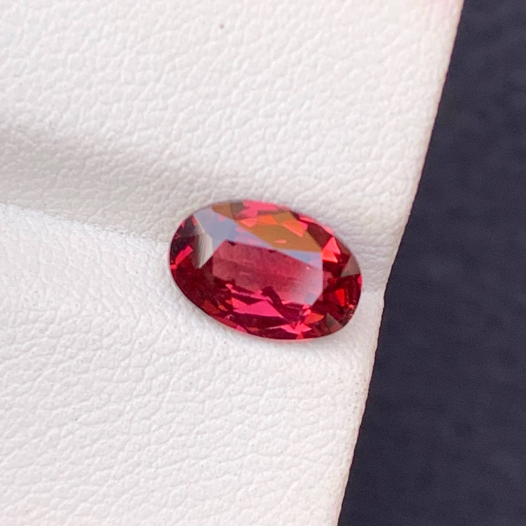 red-malaya-garnet-1-22ct-madagascar-oval-faceted