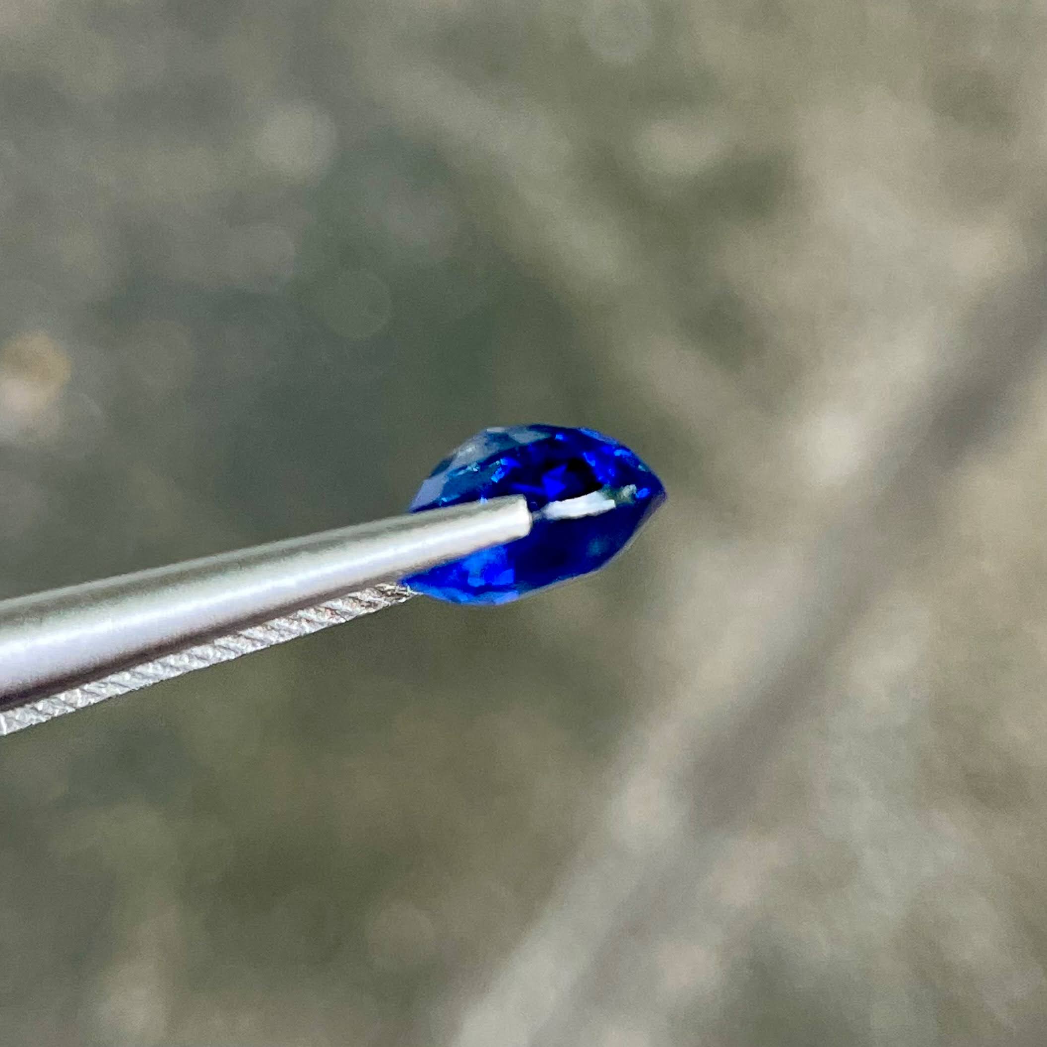 3.04 carats Cornflower Blue Sapphire