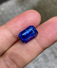 9.52 Carats Fine Quality Blue Sapphire