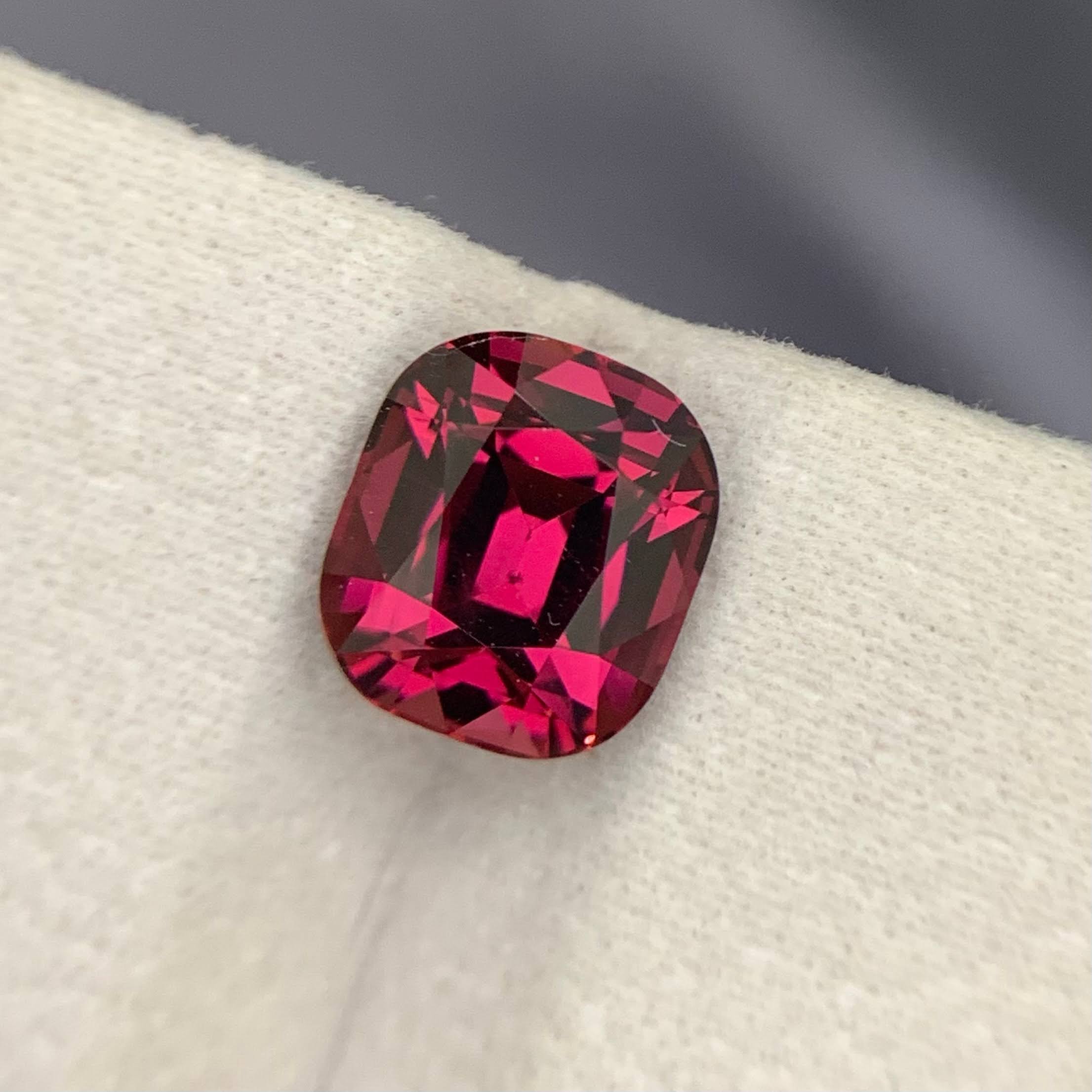 6.41Ct Umbalite Garnet