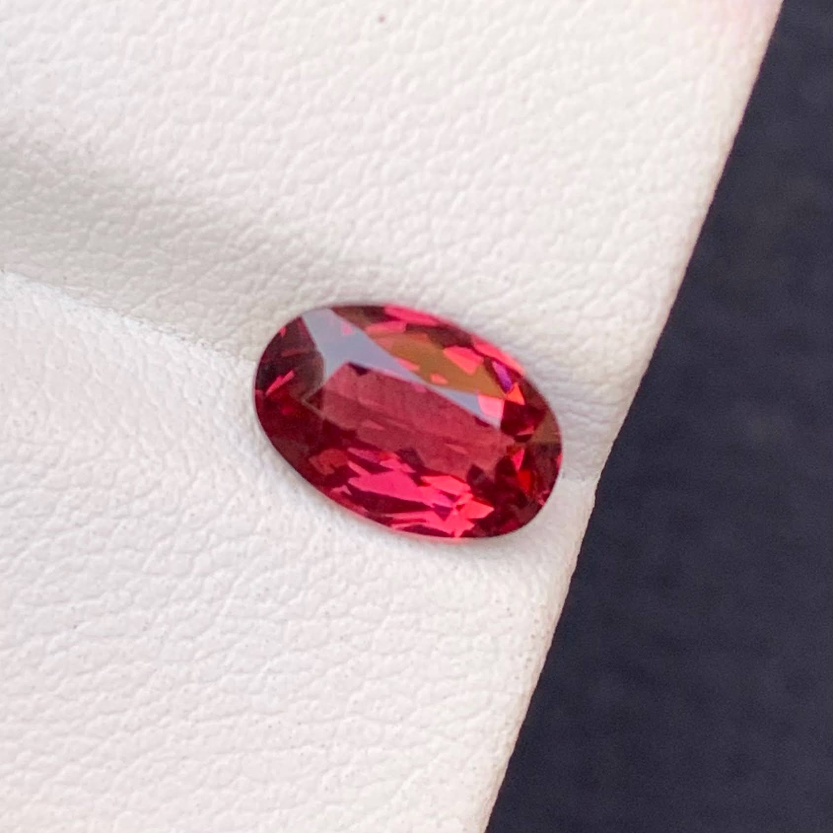 red-malaya-garnet-1-22ct-madagascar-oval-faceted