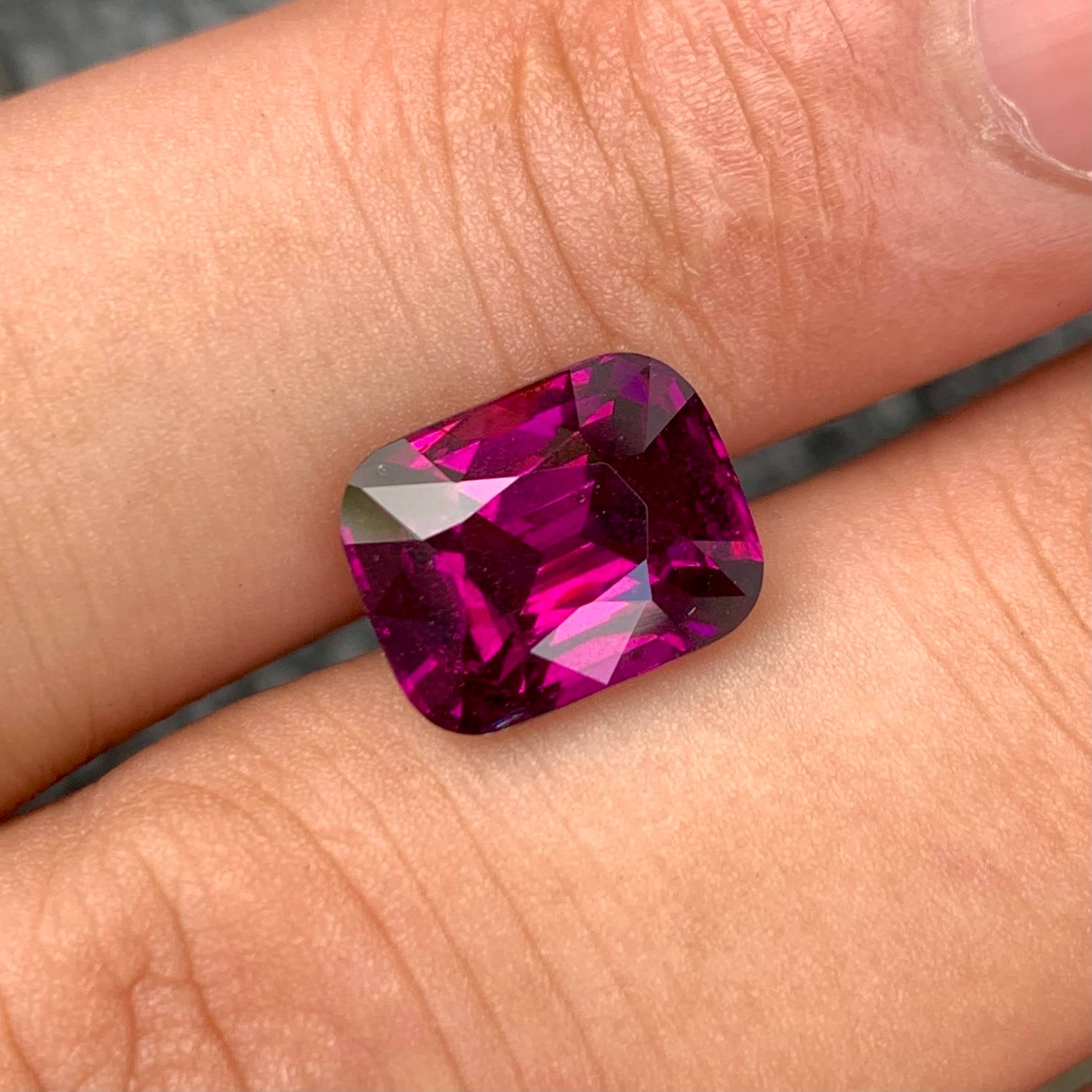 5-07-carats-vivid-reddish-pink-garnet-cushion-brilliant-cut-tanzania