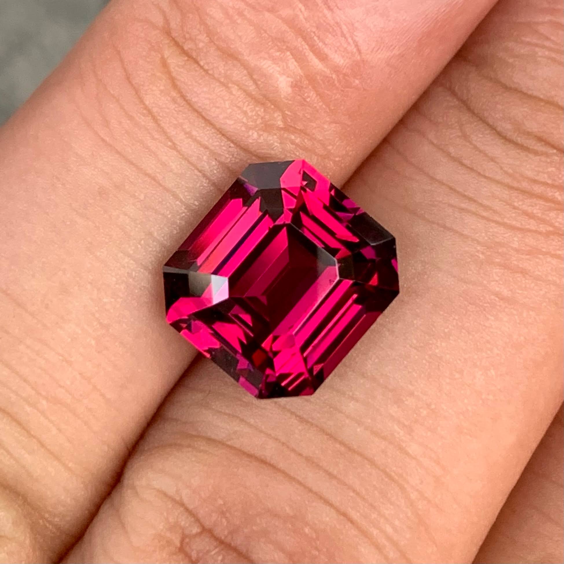 pinkish-red-garnet-8-05ct-tanzania