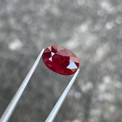 3.09 carats Red Ruby Stone Oval Cut Natural Mozambique's Gemstone