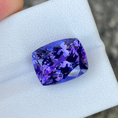 9.75 Carats Blue Tanzanite Stone