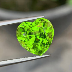 pakistan-peridot-7-60ct-heart-cut