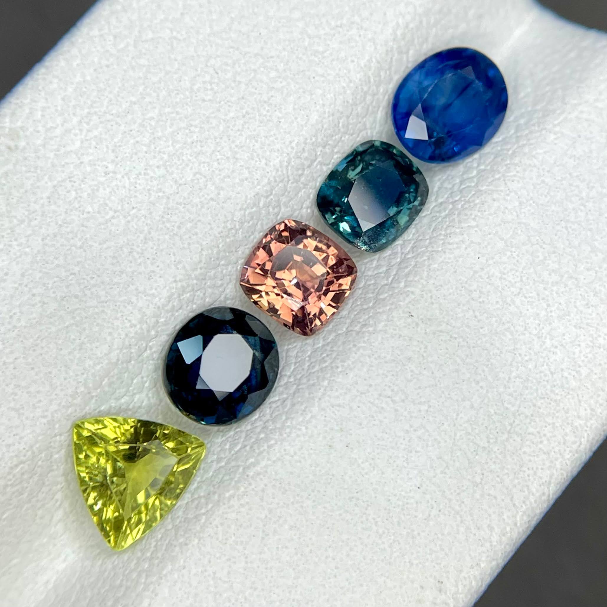 4.37 Ct Multi Color Sapphire Lot