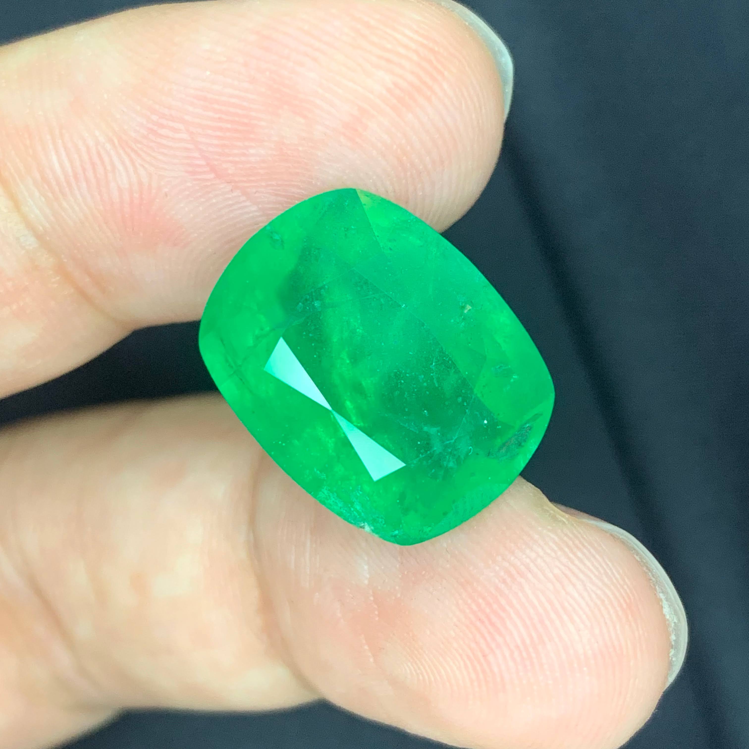 12.20 Carats African Emerald Gemstone