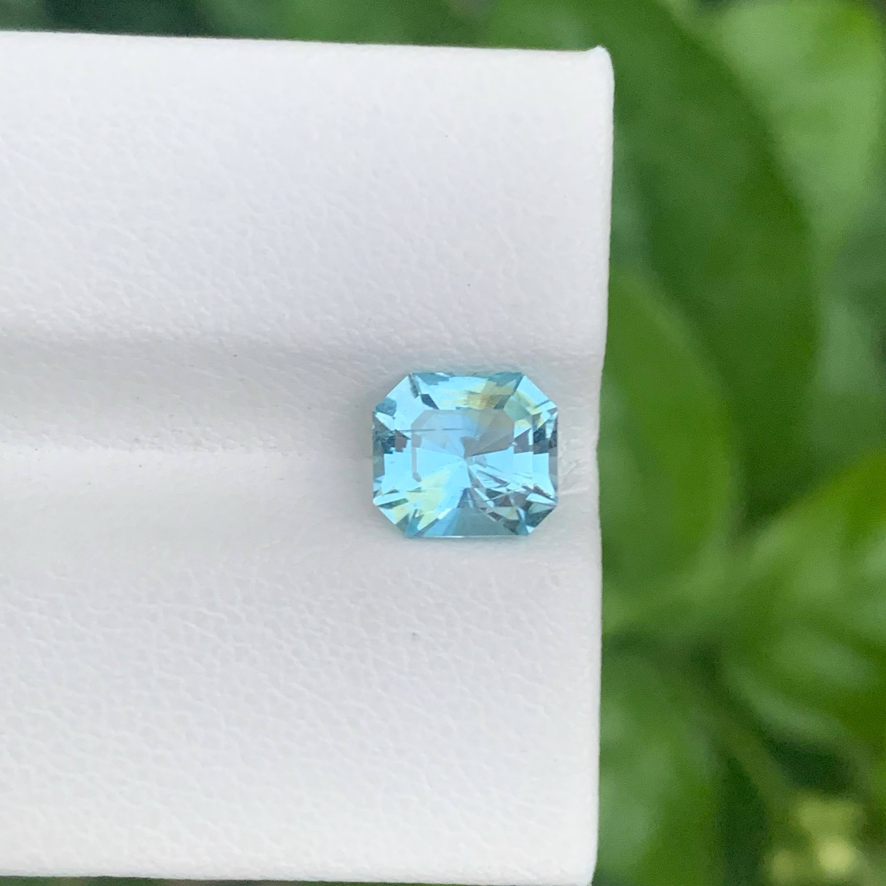 1.45 Carats Blue Aquamarine Gemstone