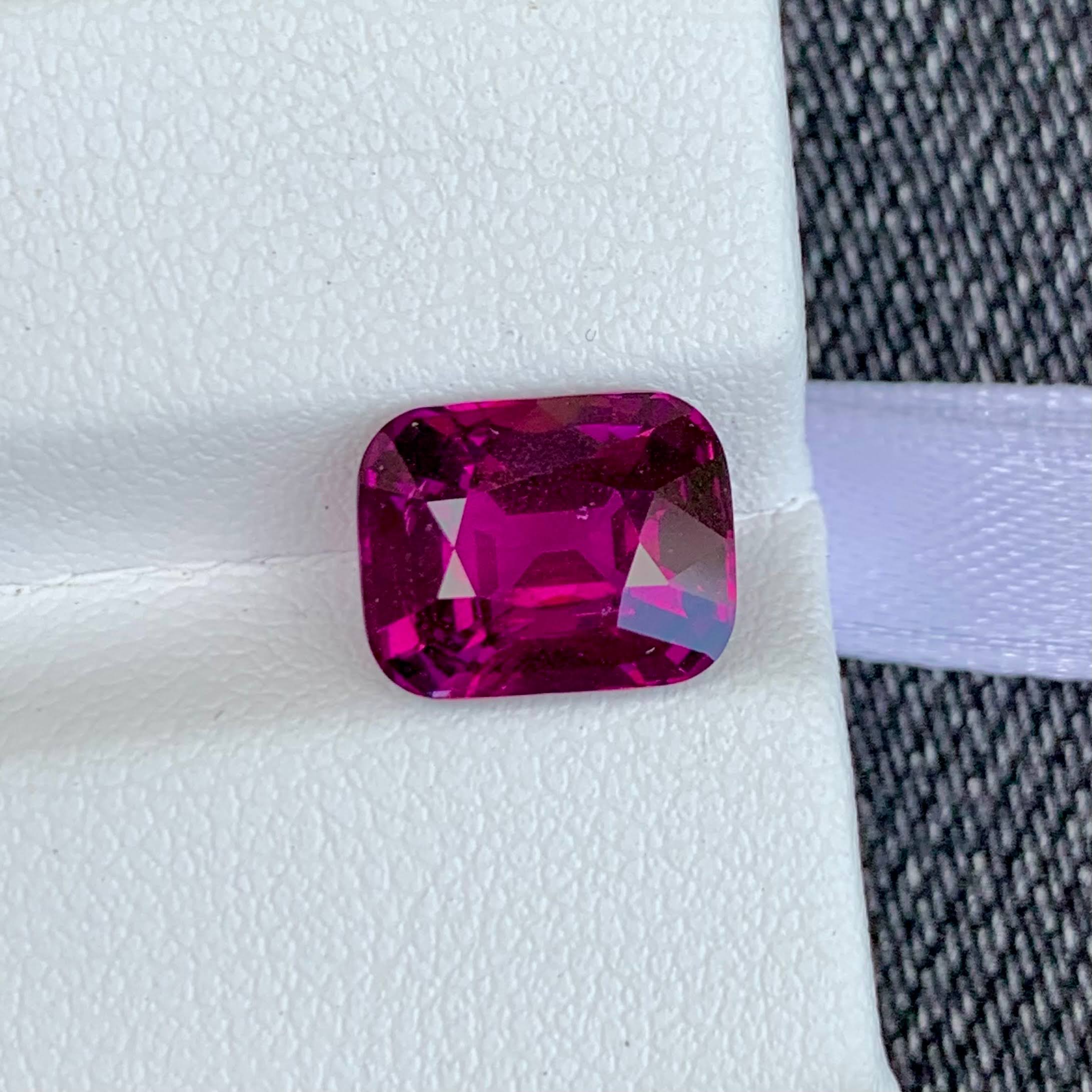 5-07-carats-vivid-reddish-pink-garnet-cushion-brilliant-cut-tanzania