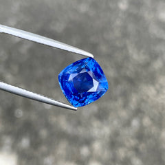 7.57 Carats Natural Blue Sapphire Stone