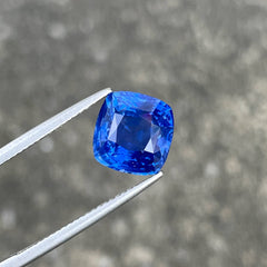 7.57 Carats Natural Blue Sapphire Stone