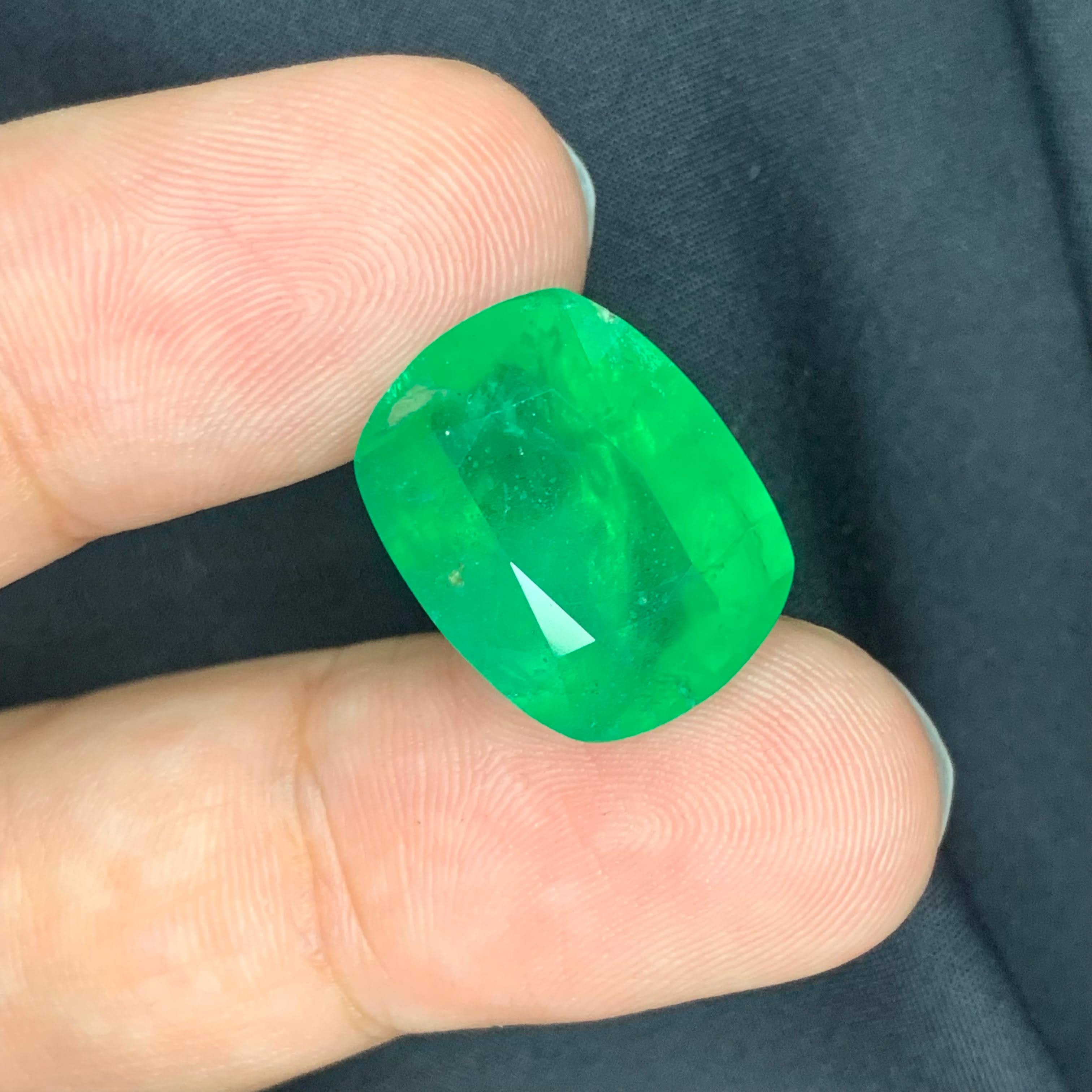 12.20 Carats African Emerald Gemstone
