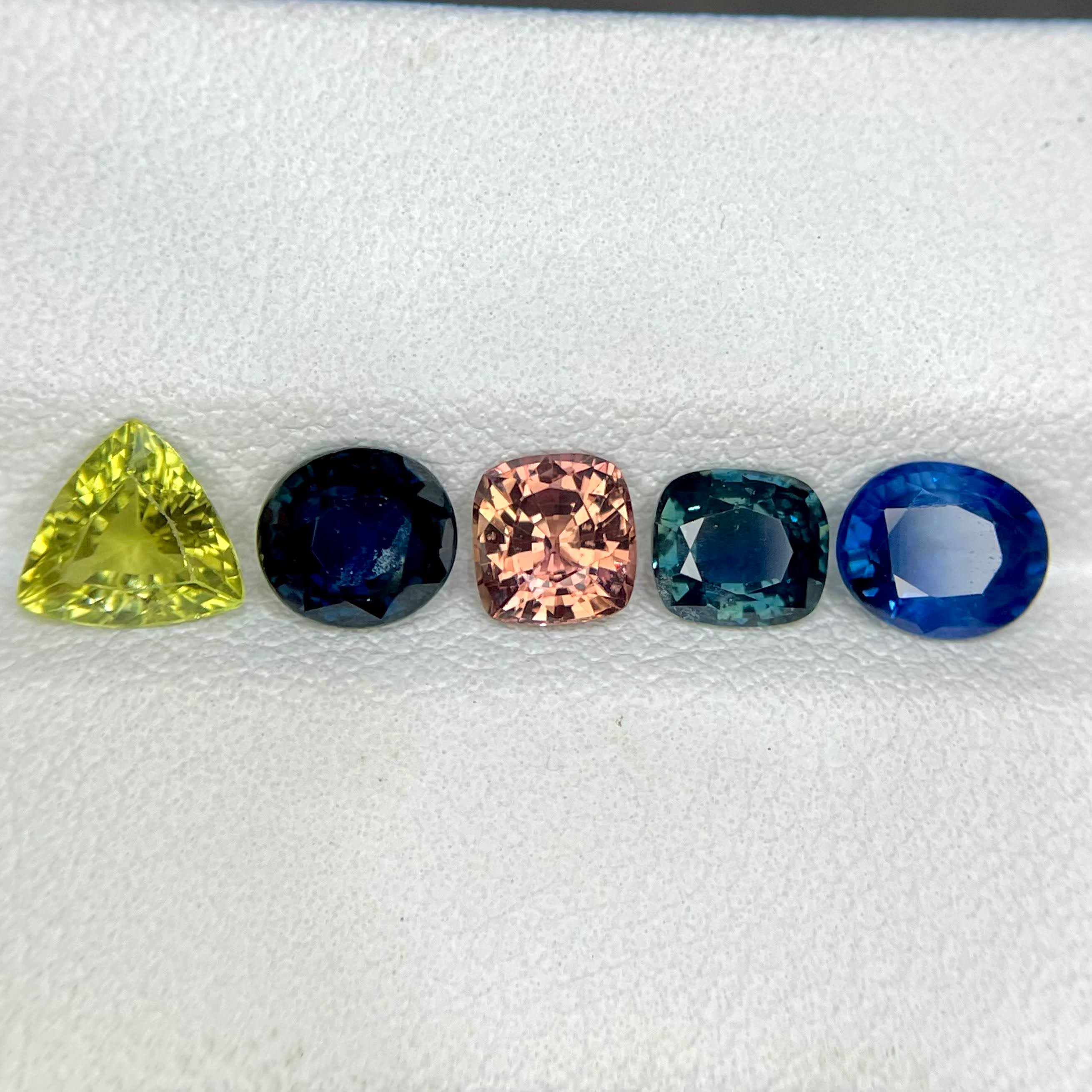 4.37 Ct Multi Color Sapphire Lot