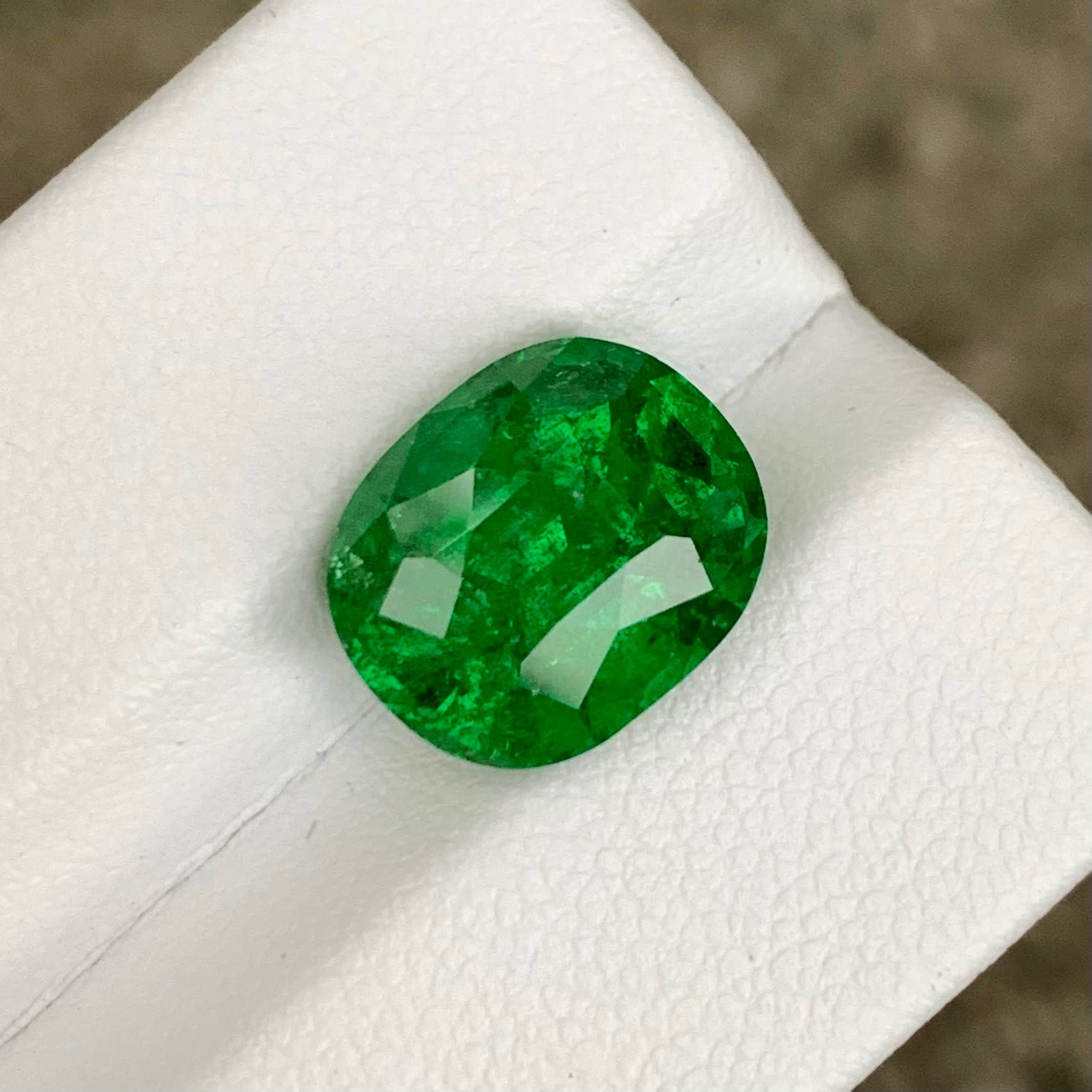 7-50ct-intense-vivid-green-tsavorite-garnet-tanzania-cushion