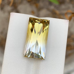 bicolour-citrine-14-29ct-brazil-eye-clean-rectangular-baguette-cut