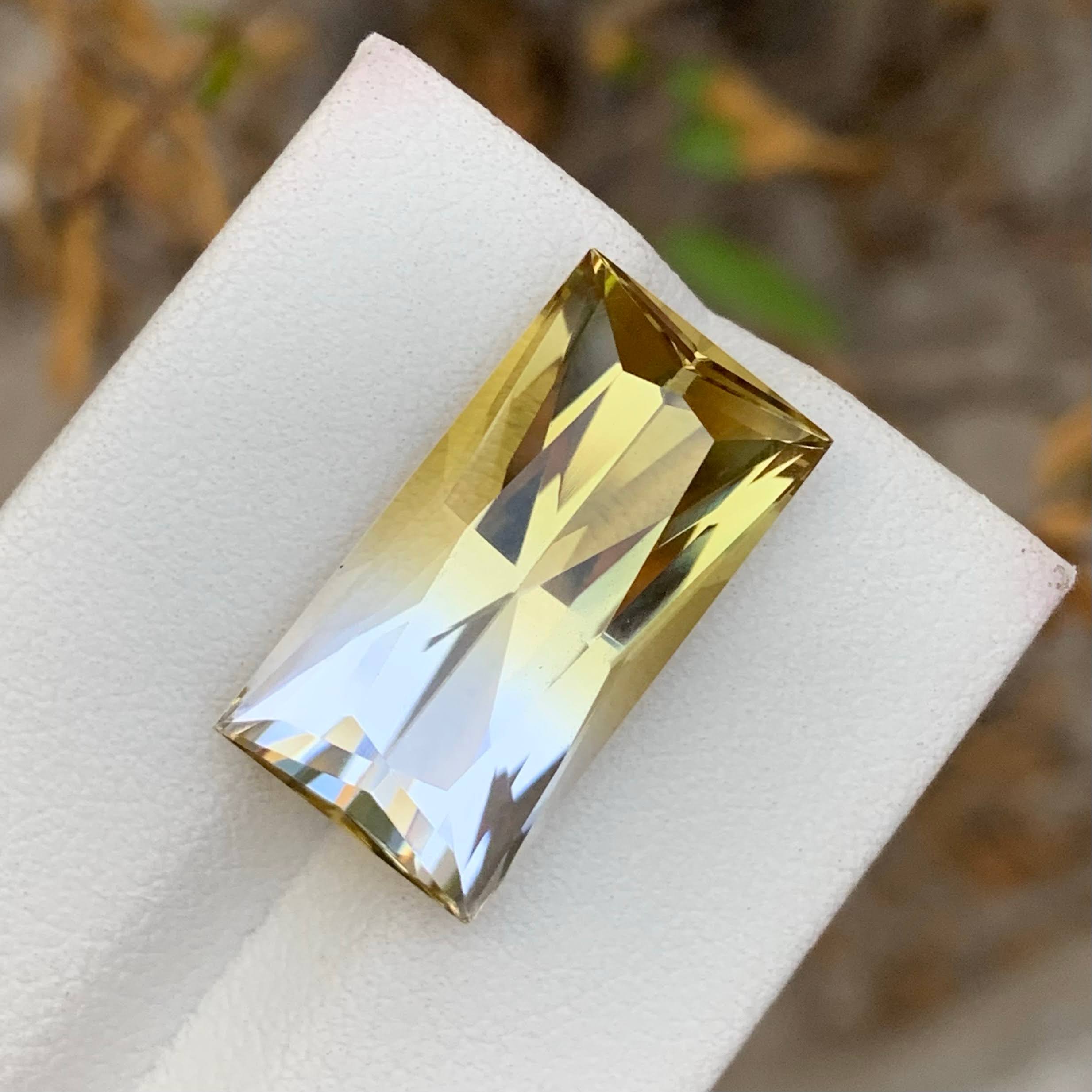 bicolour-citrine-14-29ct-brazil-eye-clean-rectangular-baguette-cut