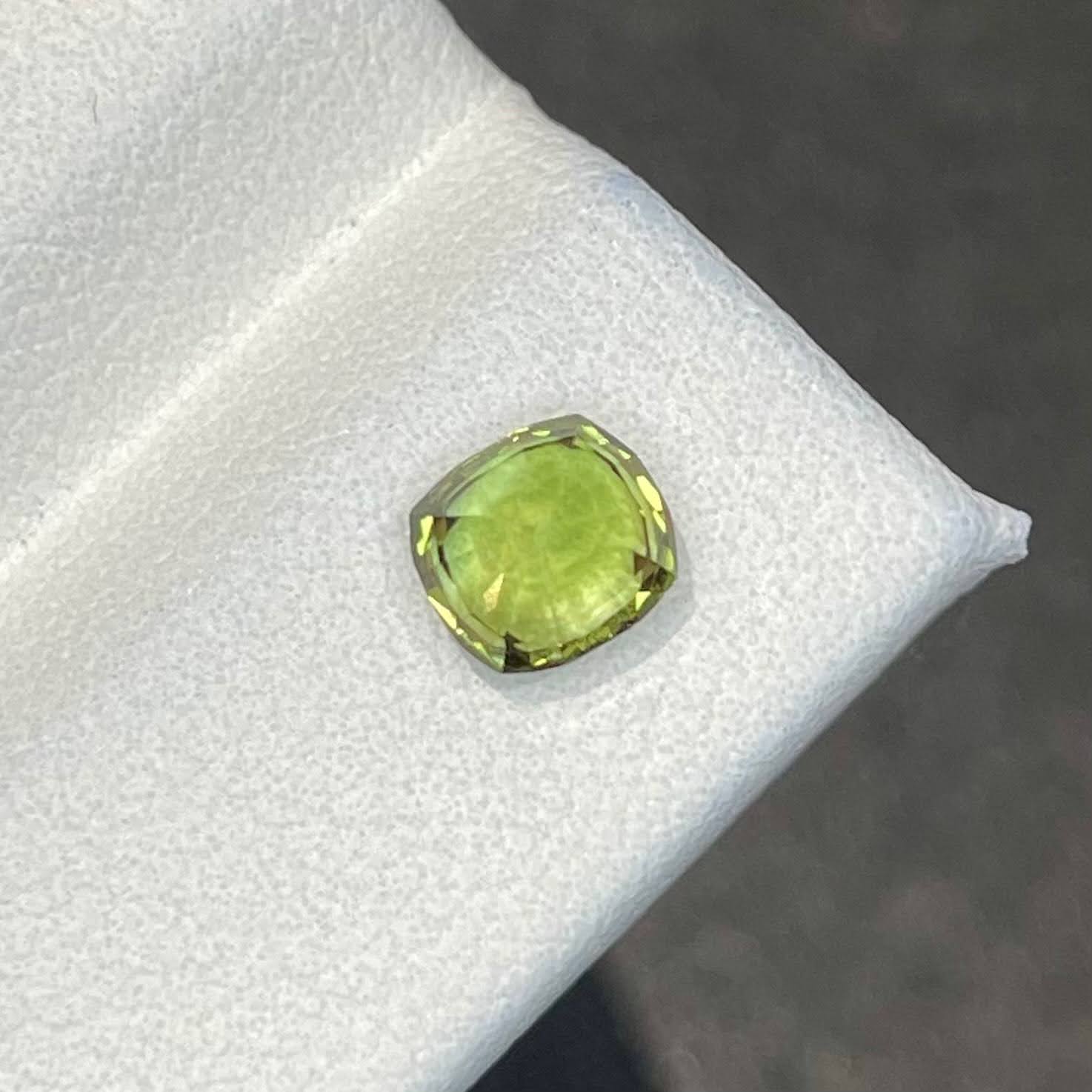 color changing Alexandrite stone