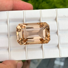 Exquisite Deep color 146.50 carats Natural Topaz Gemstone