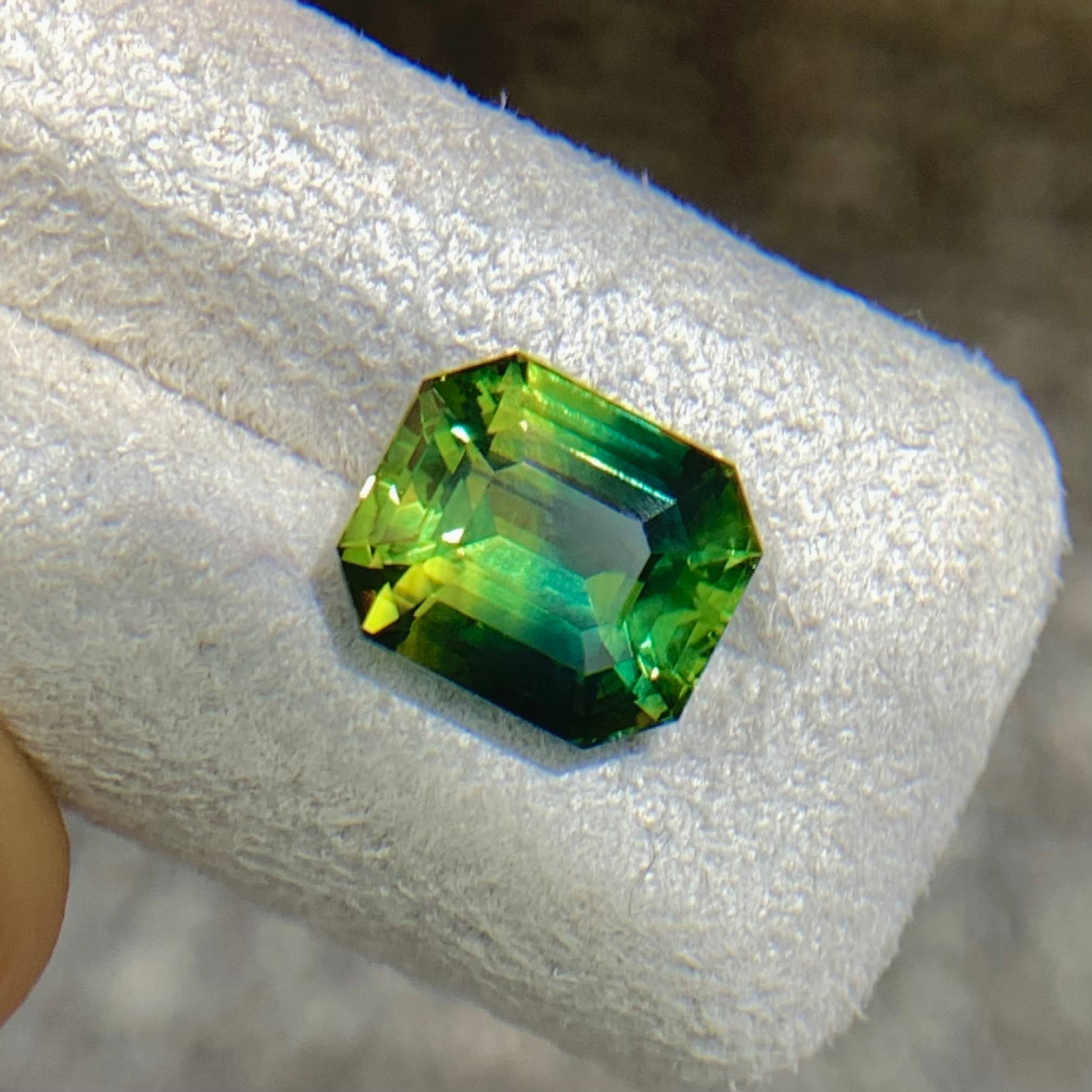 5-08-carats-bicolor-teal-sapphire-no-heat-emerald-cut-madagascar