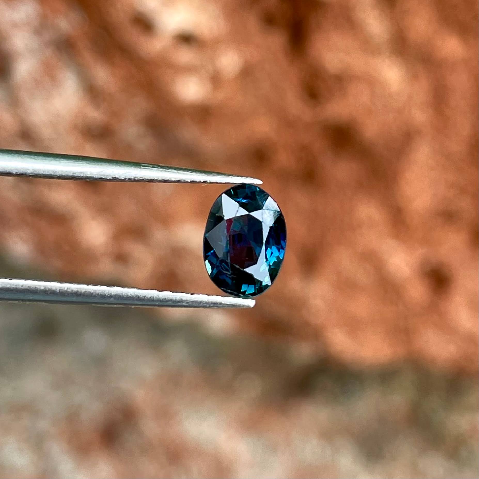 1.00 Carats Blue Sapphire Oval Cut