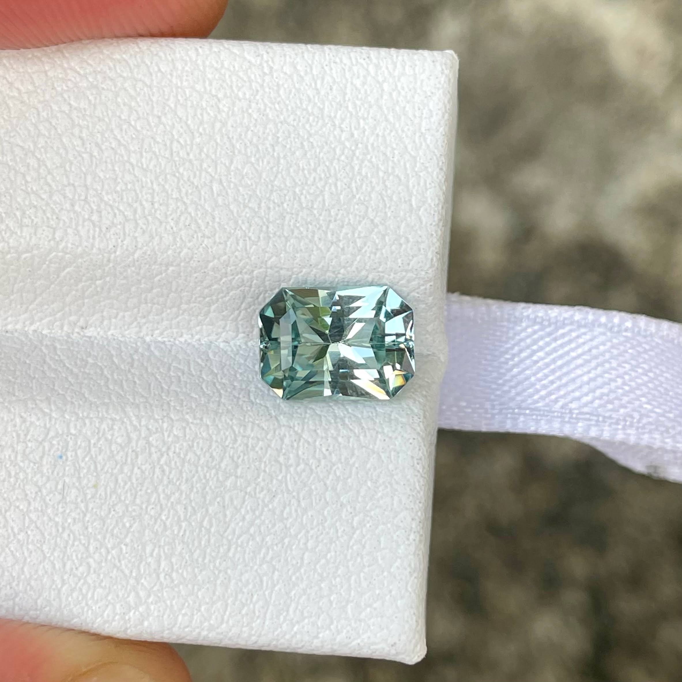 1.77 Carats Blue Aquamarine Gemstone