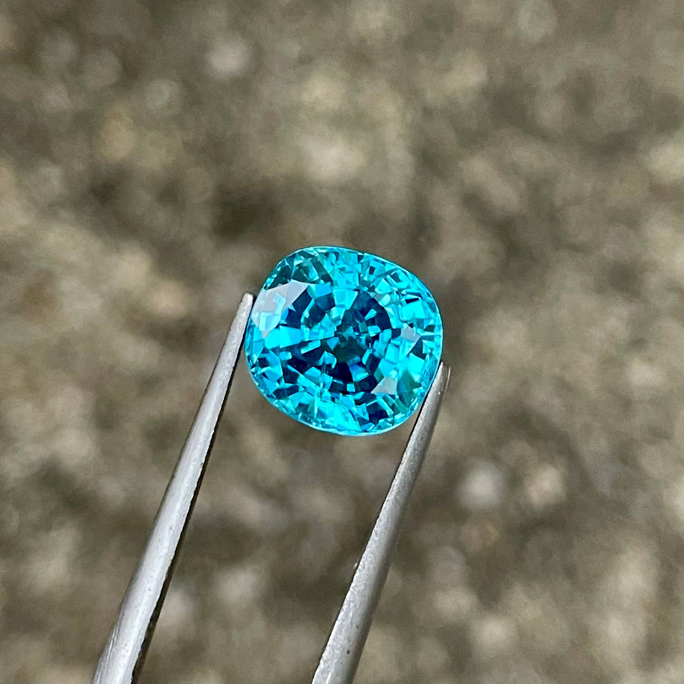 5.50 Carats Blue Cushion Zircon Stone