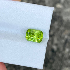 2.30 Carats Peridot Stone Radiant Cut