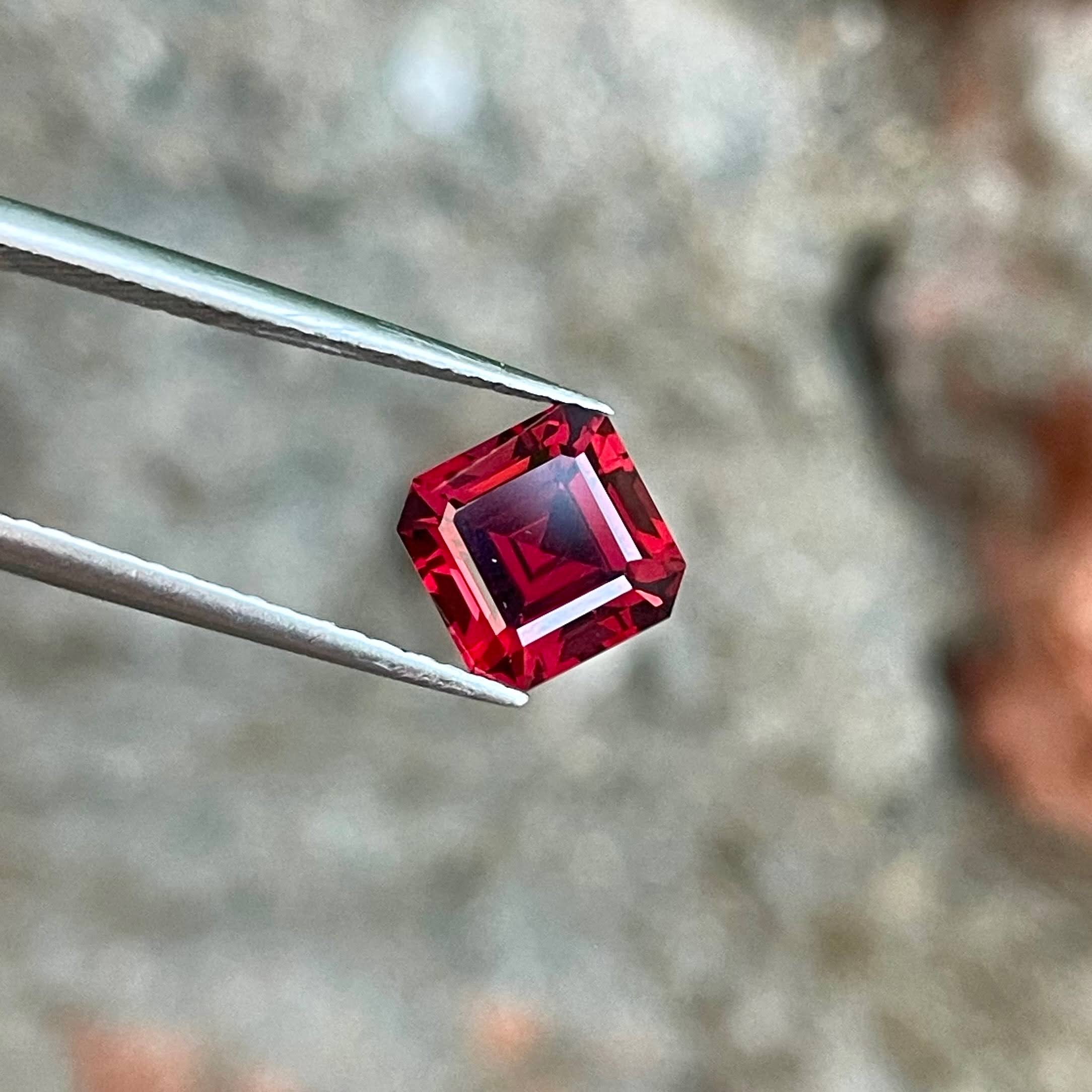 2.60 Carats Bright Red Garnet Stone 