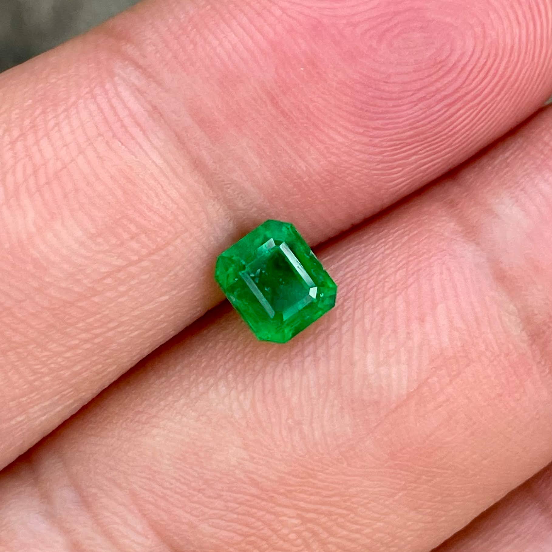 1.10 Carats Pakistan Emerald Gemstone