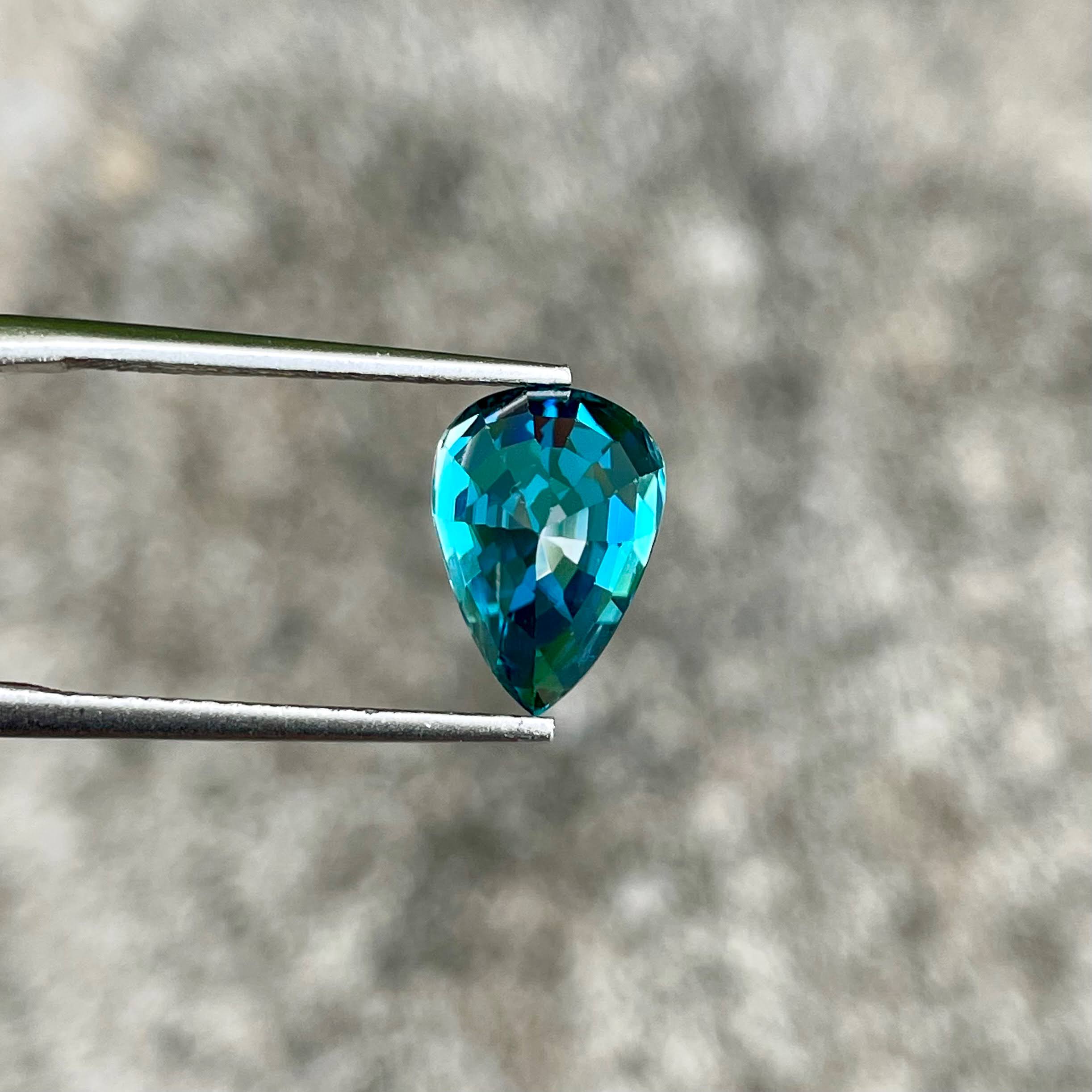 5.68 Carats Electric Blue Pear Zircon