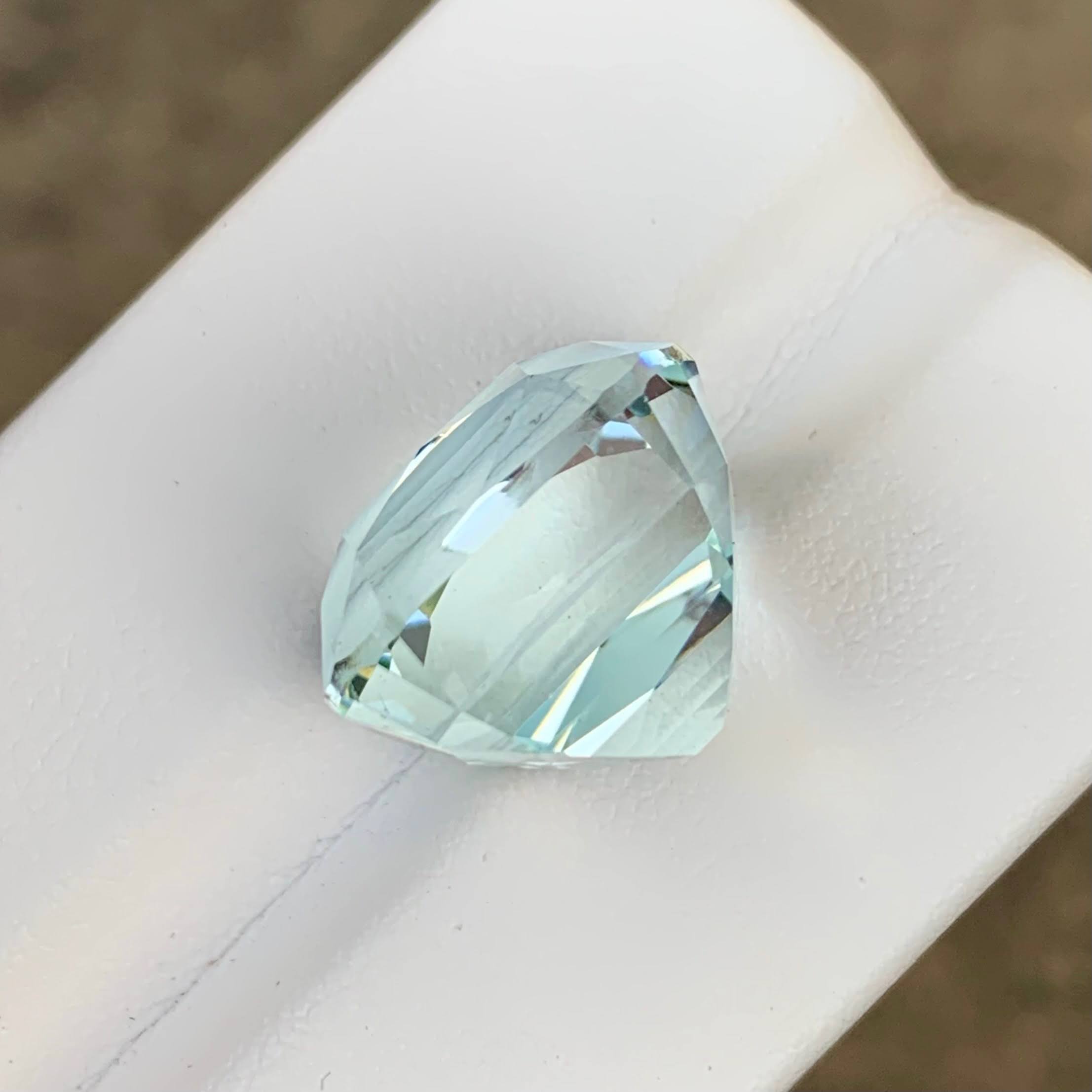 sea-blue-aquamarine-17-21ct-pakistan