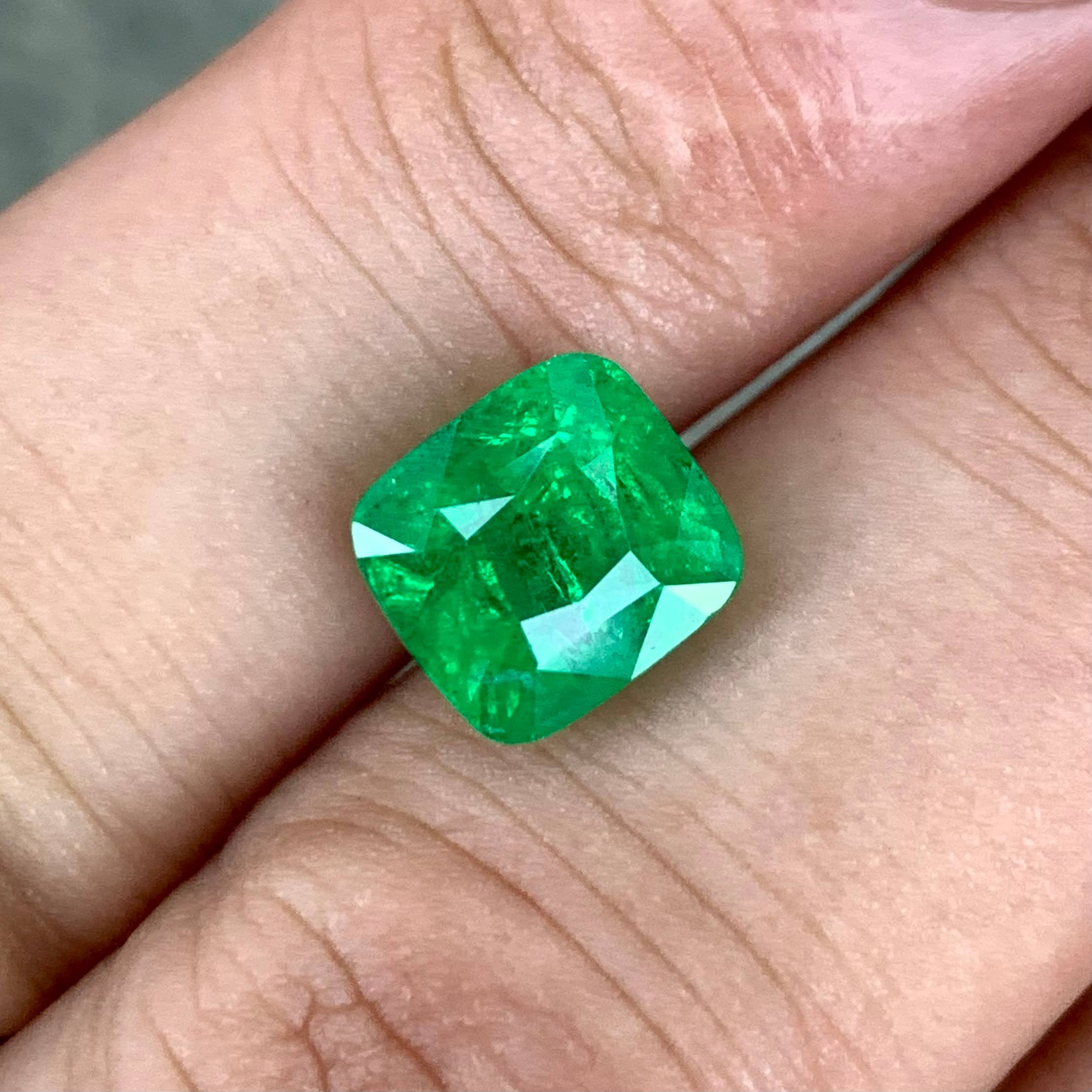 5-05ct-forest-green-tsavorite-garnet-tanzania-cushion-cut