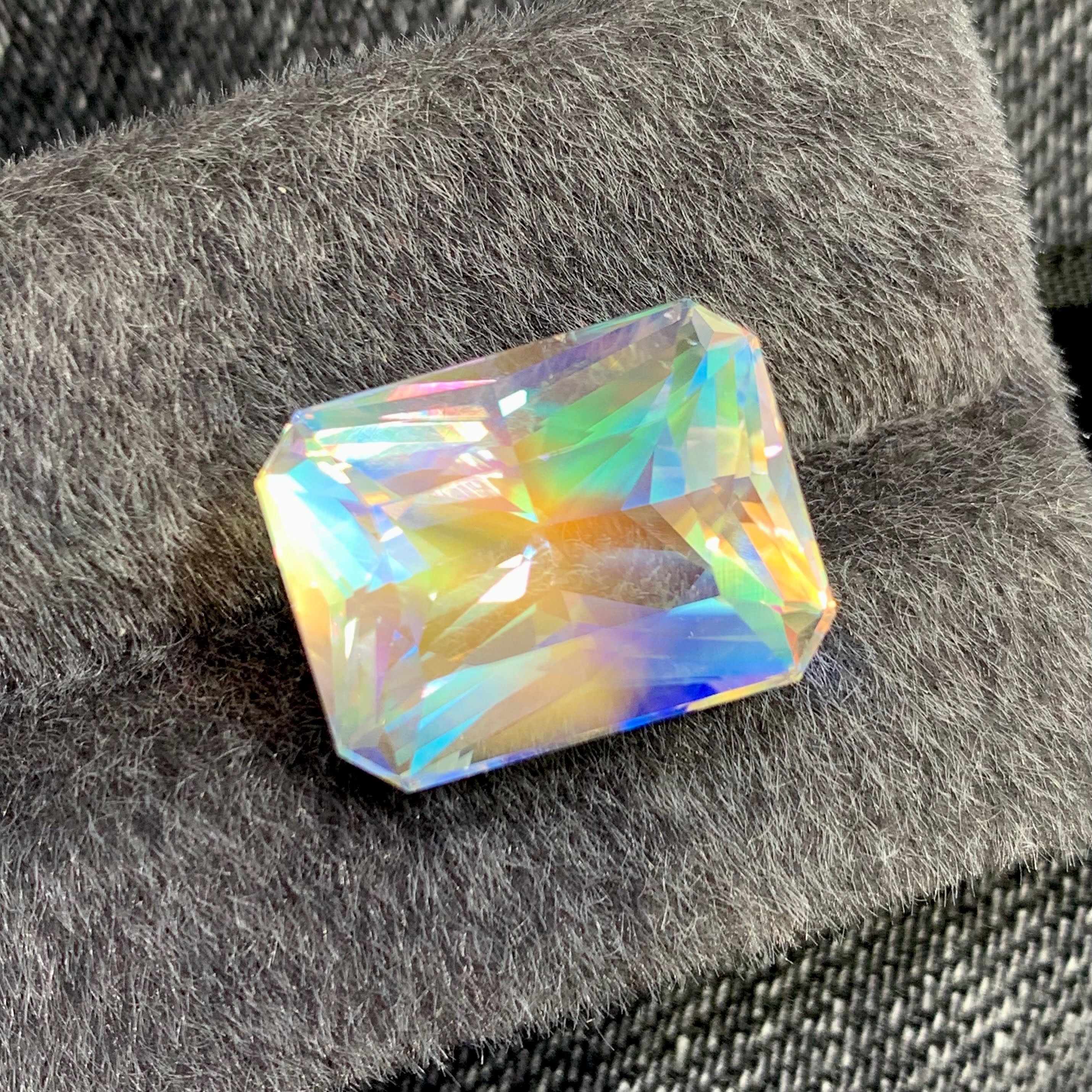 15-04ct-rainbow-moonstone-vvs-octagon-radiant-cut