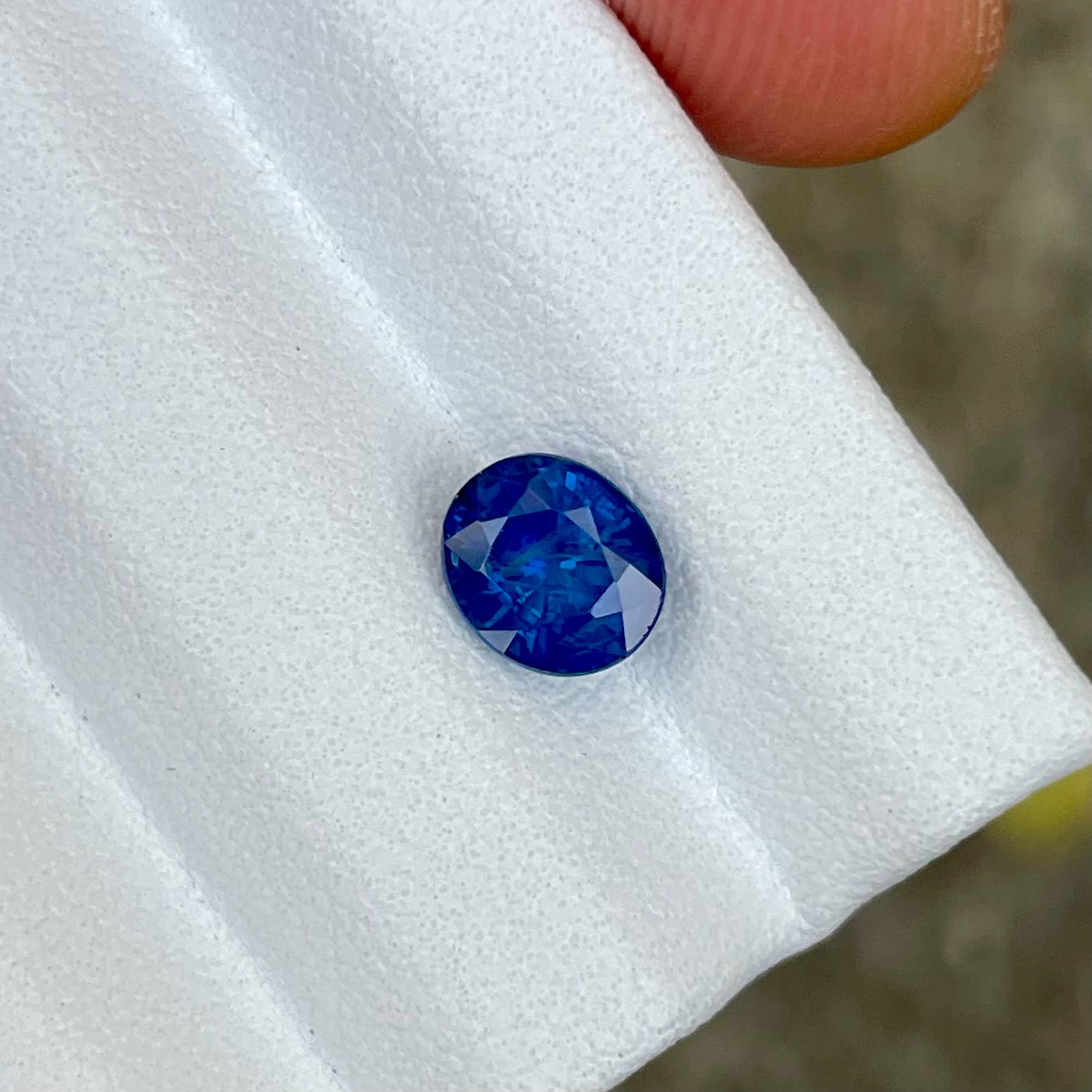 1.08 Carats Blue Sapphire Oval Stone