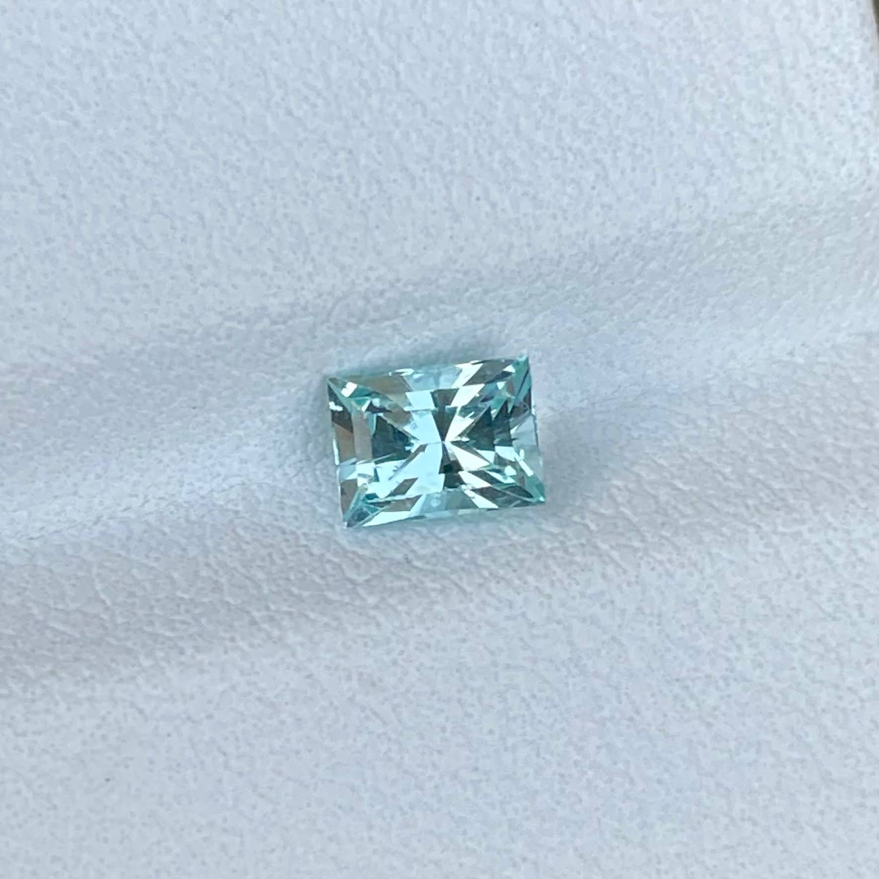 0.70 Carats Seafoam Blue Aquamarine