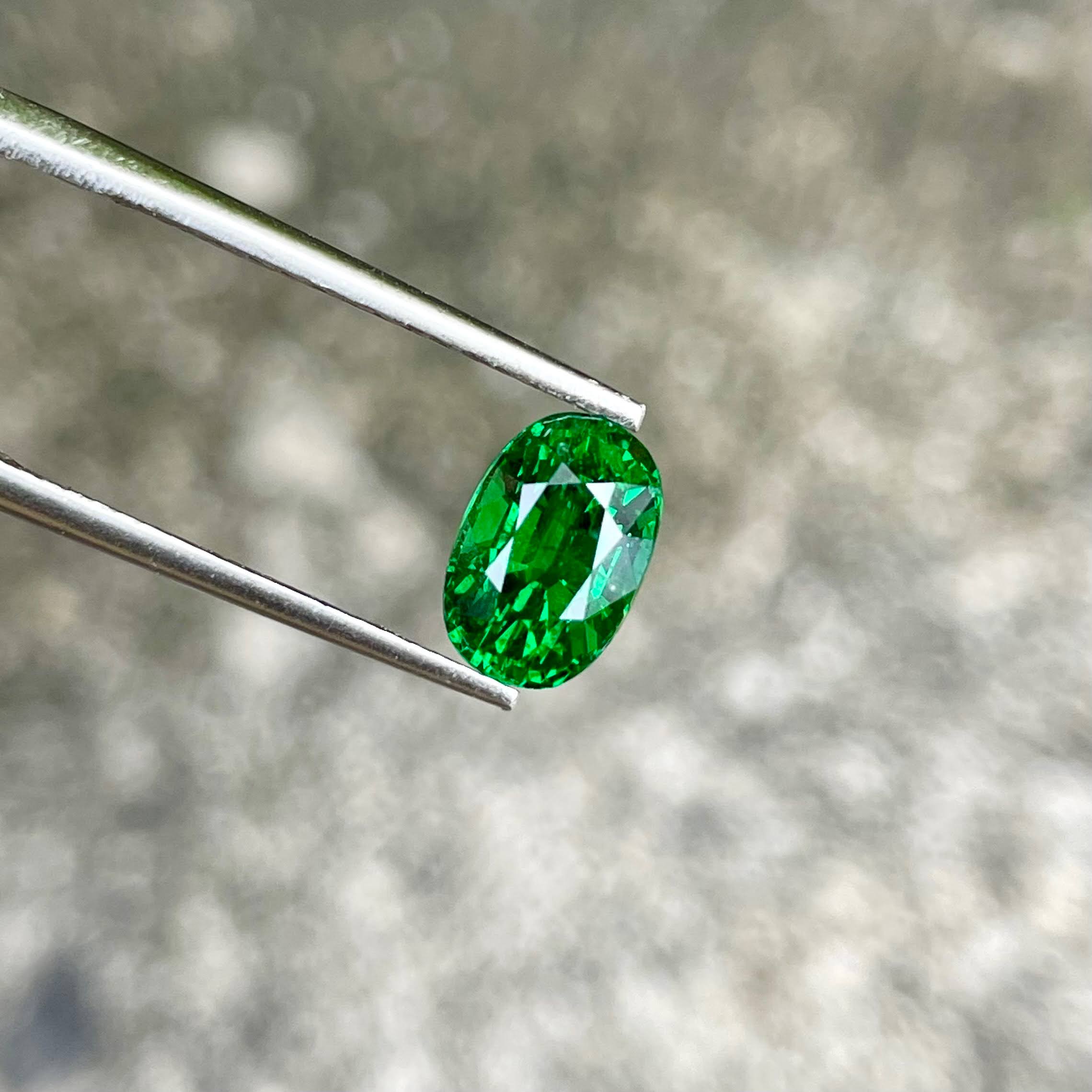 2.30 carats Green Tsavorite Garnet Gem