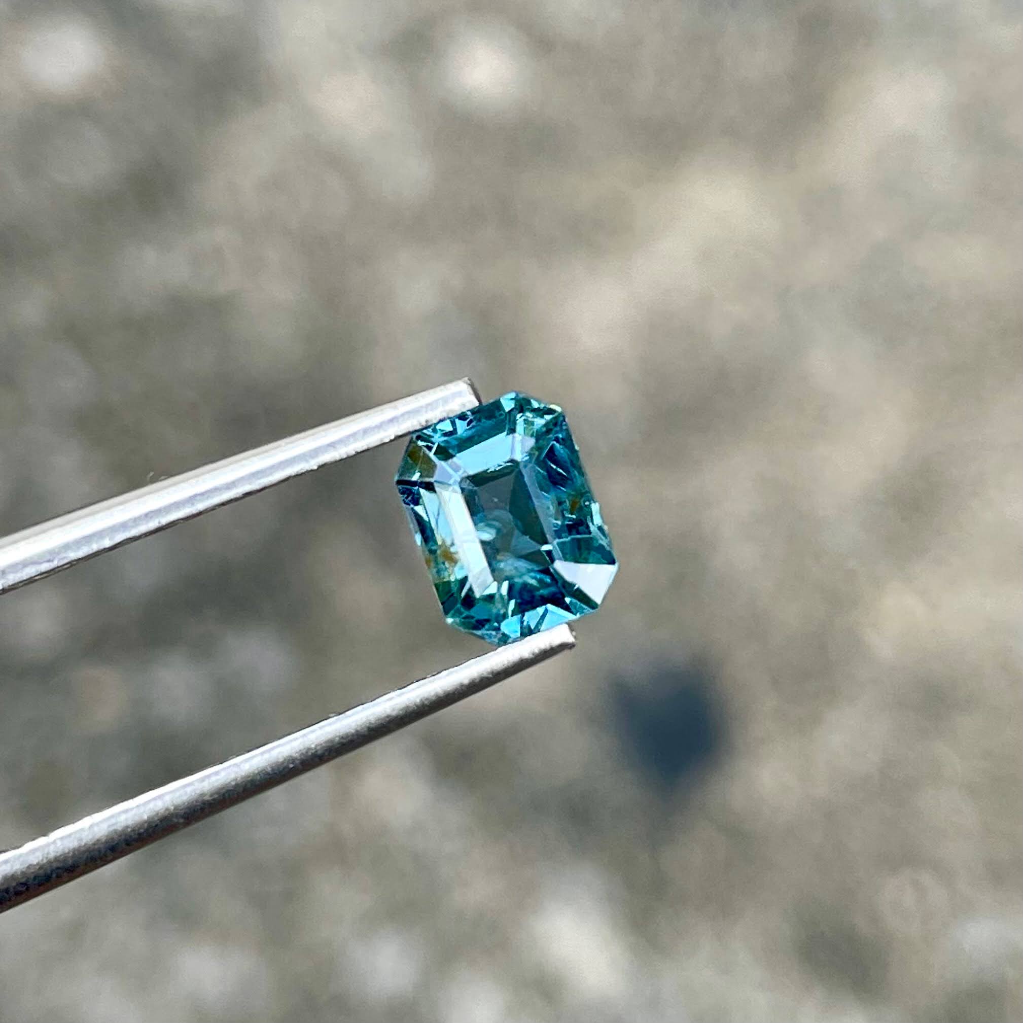 0.95 Carats Grayish Blue Spinel Stone