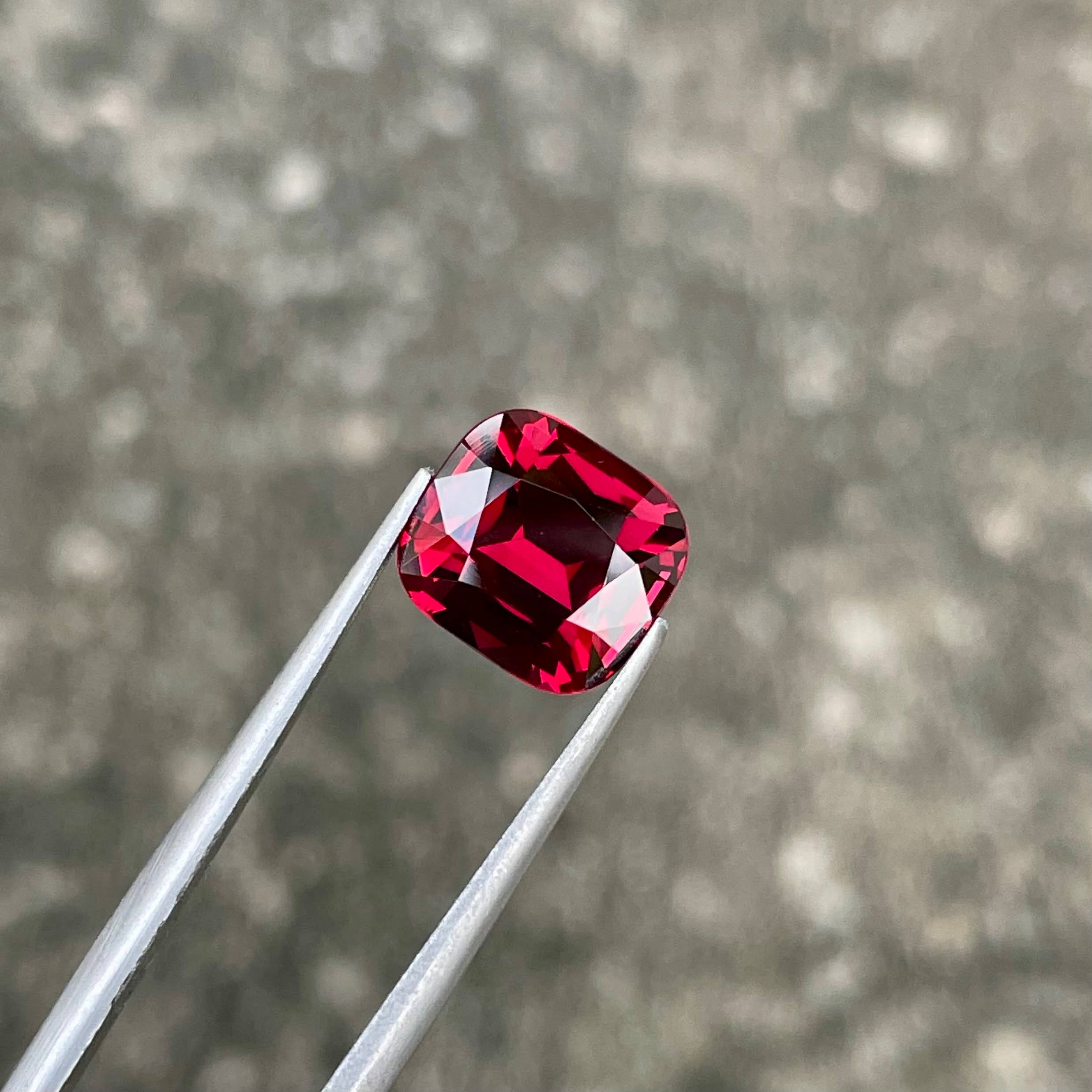 5.56 Carats Red Garnet