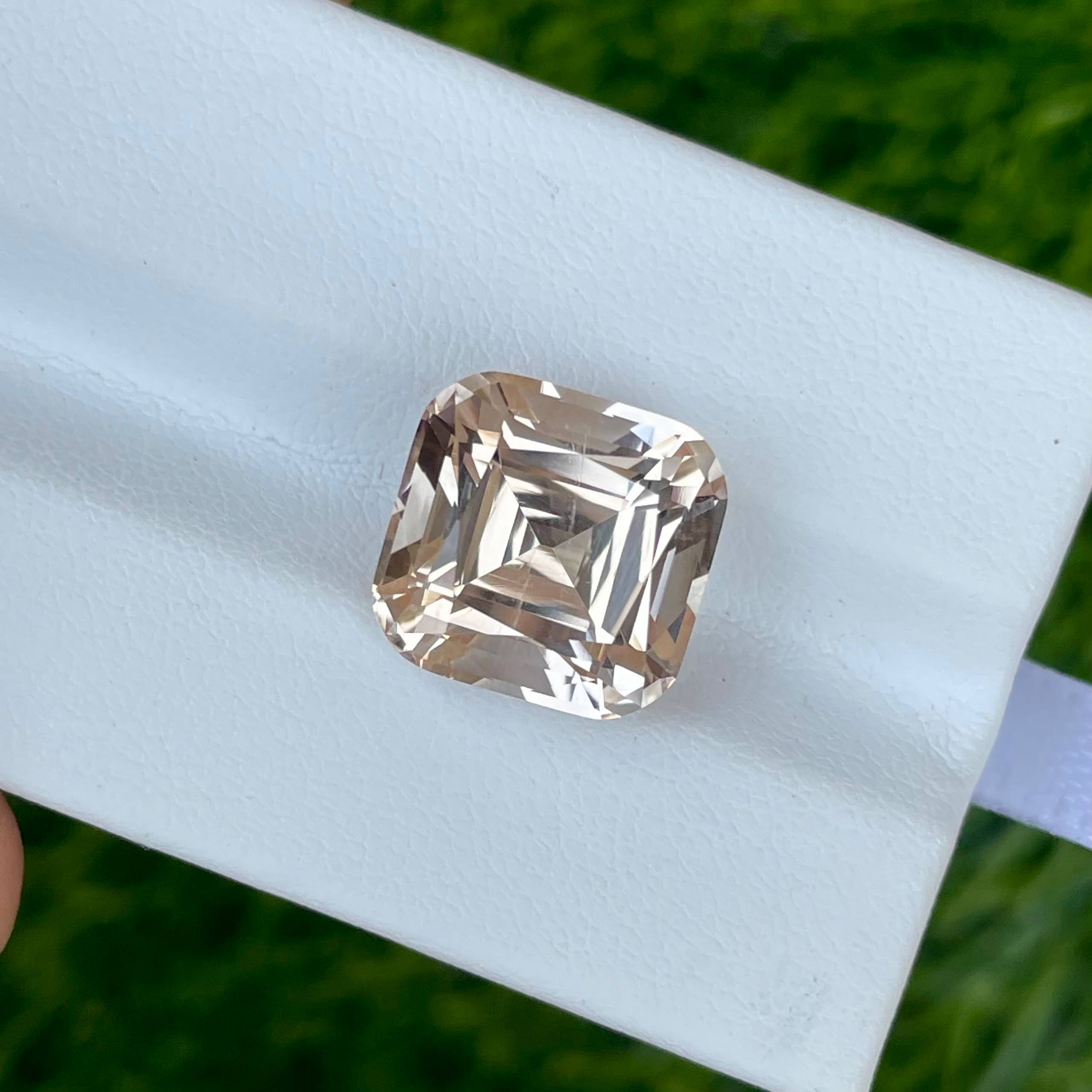 11.50 Carats Golden Topaz Gemstone