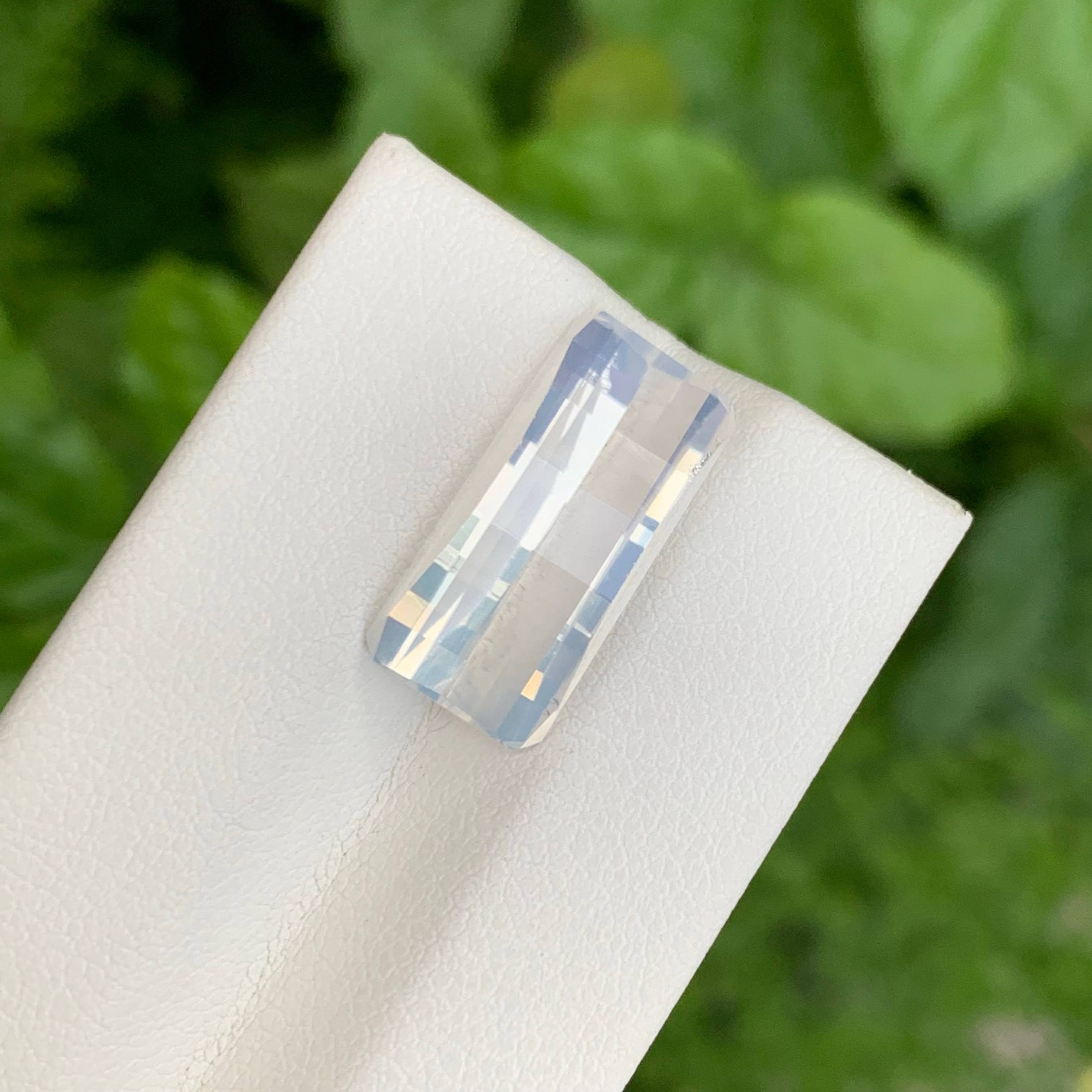 7.40 Carats Fine Quality Moonstone Gem