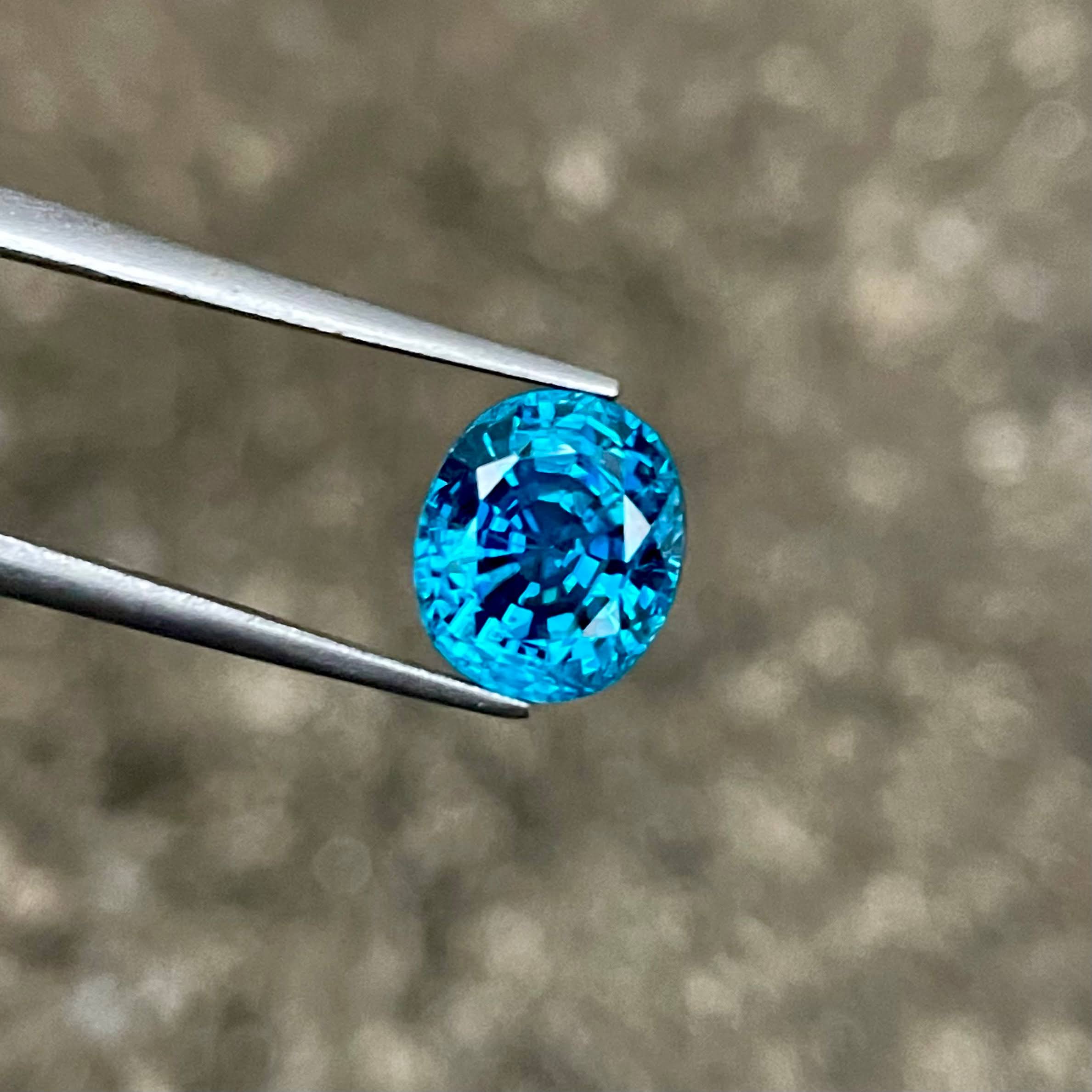 5.50 Carats Blue Oval Zircon Stone