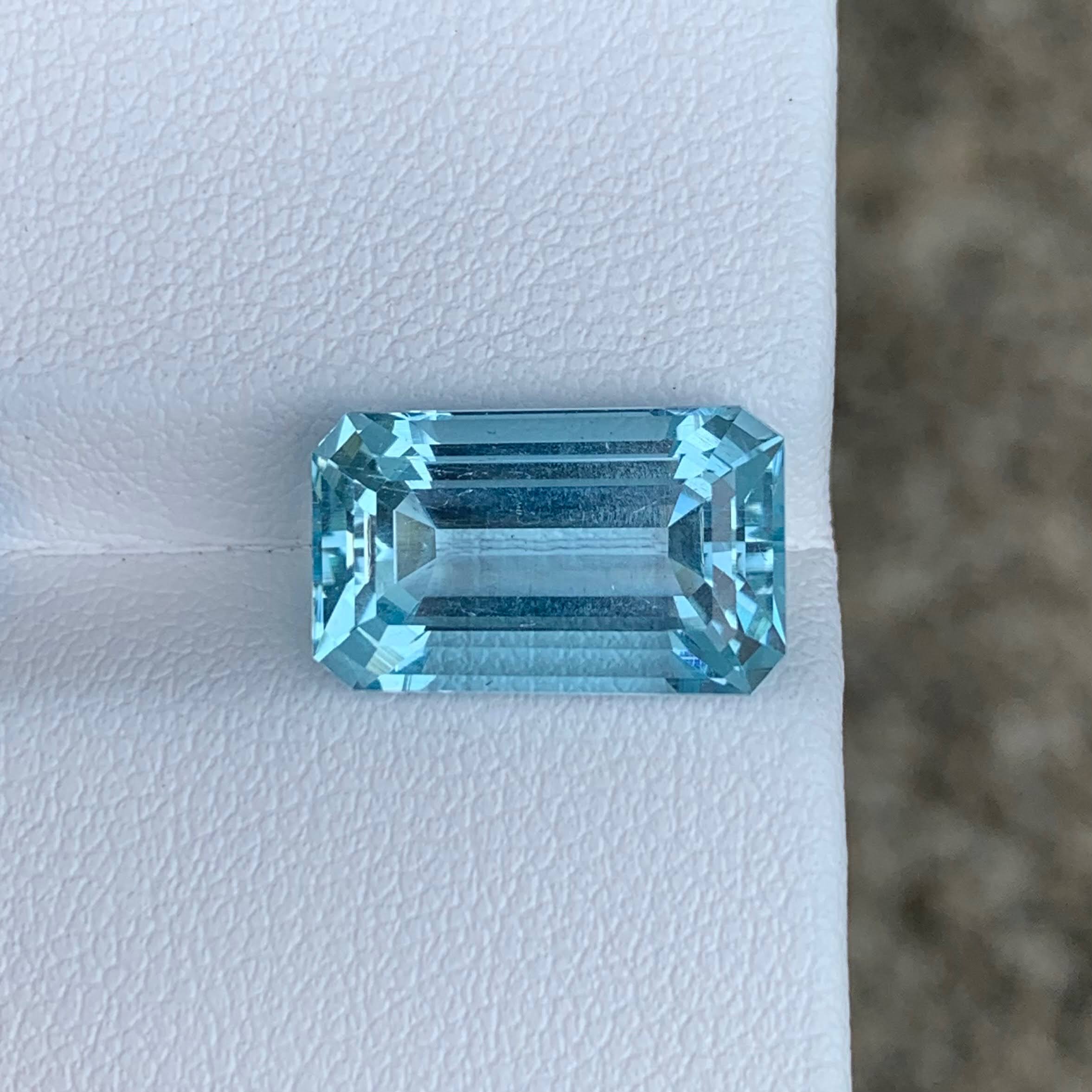 6.65ct Ocean Blue Aquamarine Emerald Cut